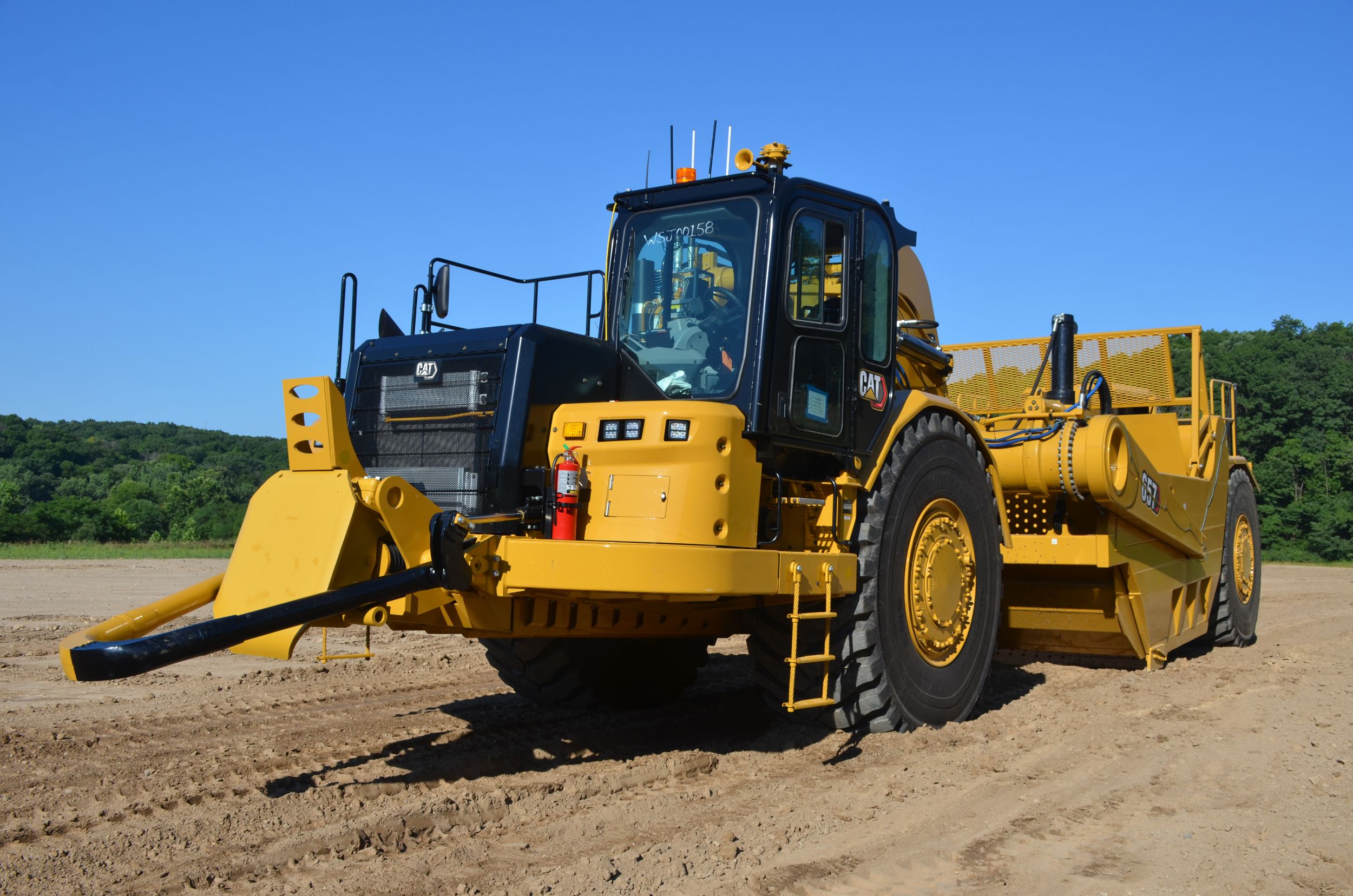 657  Wheel Tractor-Scraper