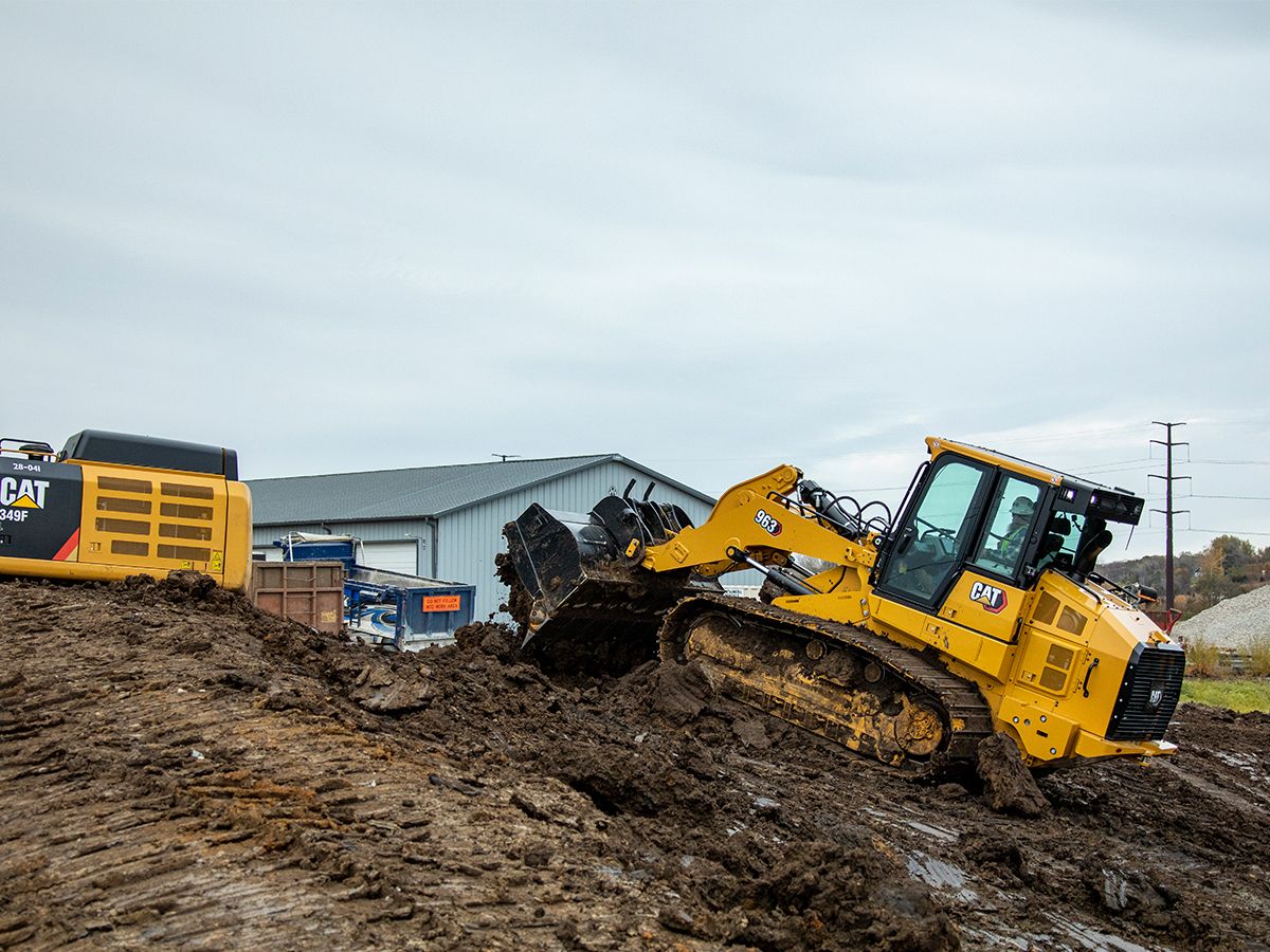 Cat 963 track loader is ideal for utility work