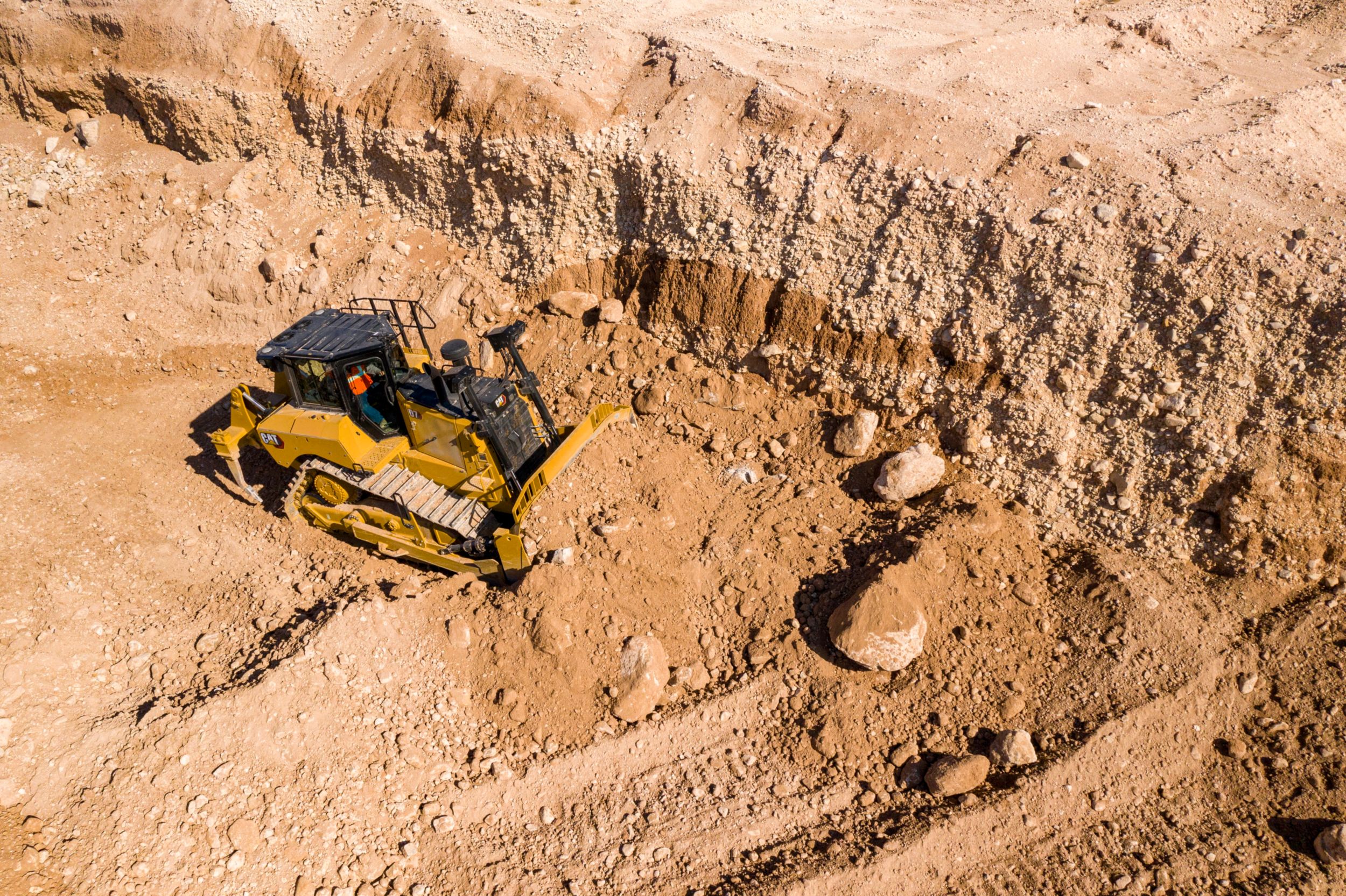 operador en una excavadora