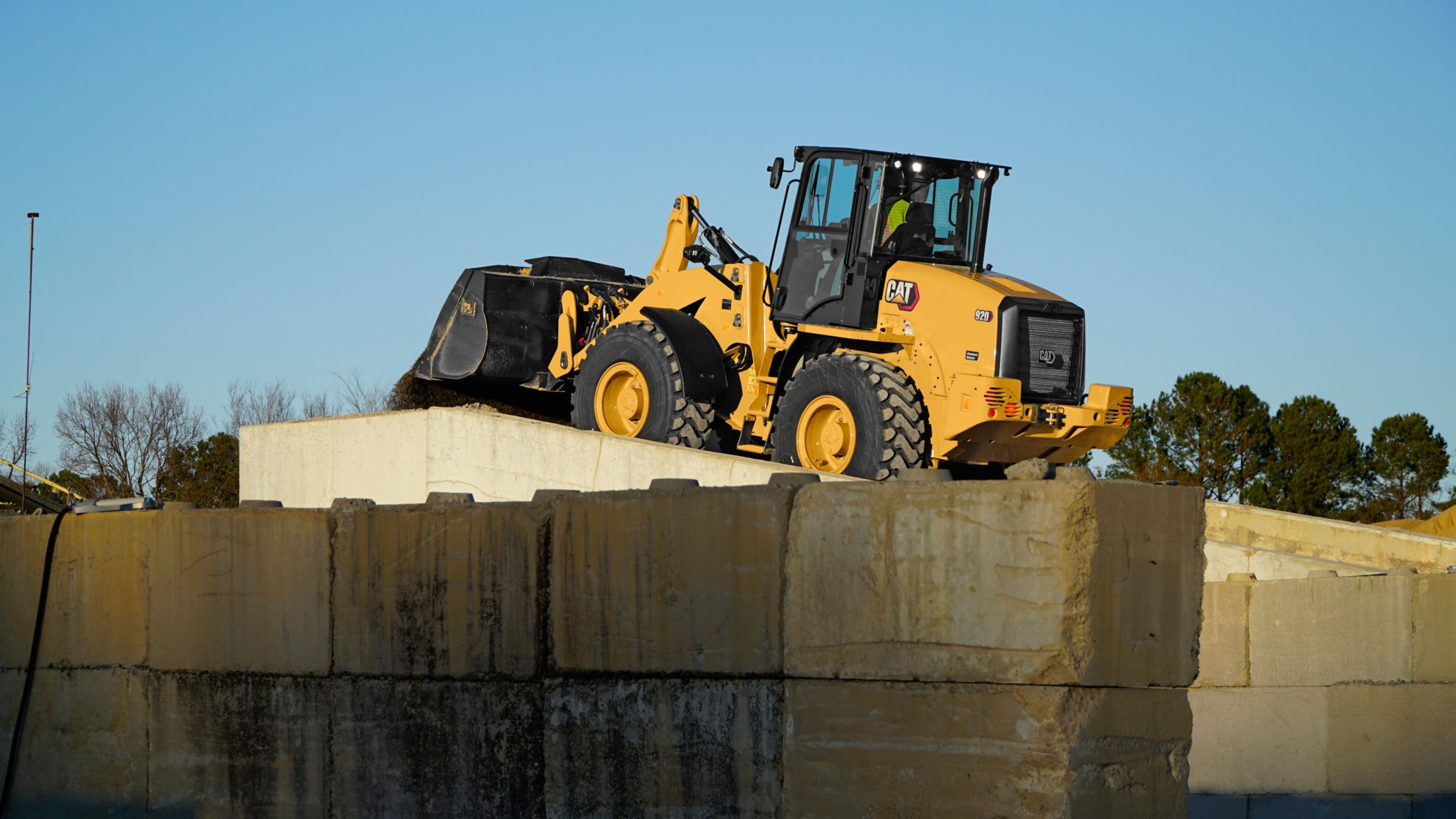 The 920 Compact Wheel Loader.