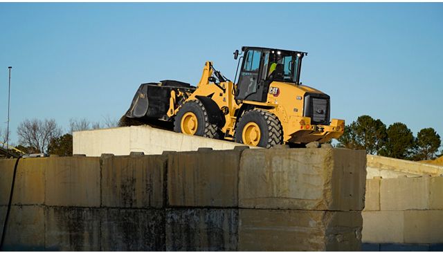 The 920 Compact Wheel Loader.