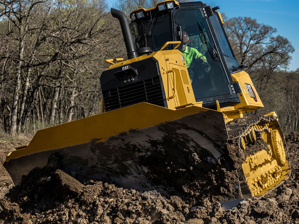 Le Tracteur D4 apporte la puissance nécessaire pour déplacer de la terre