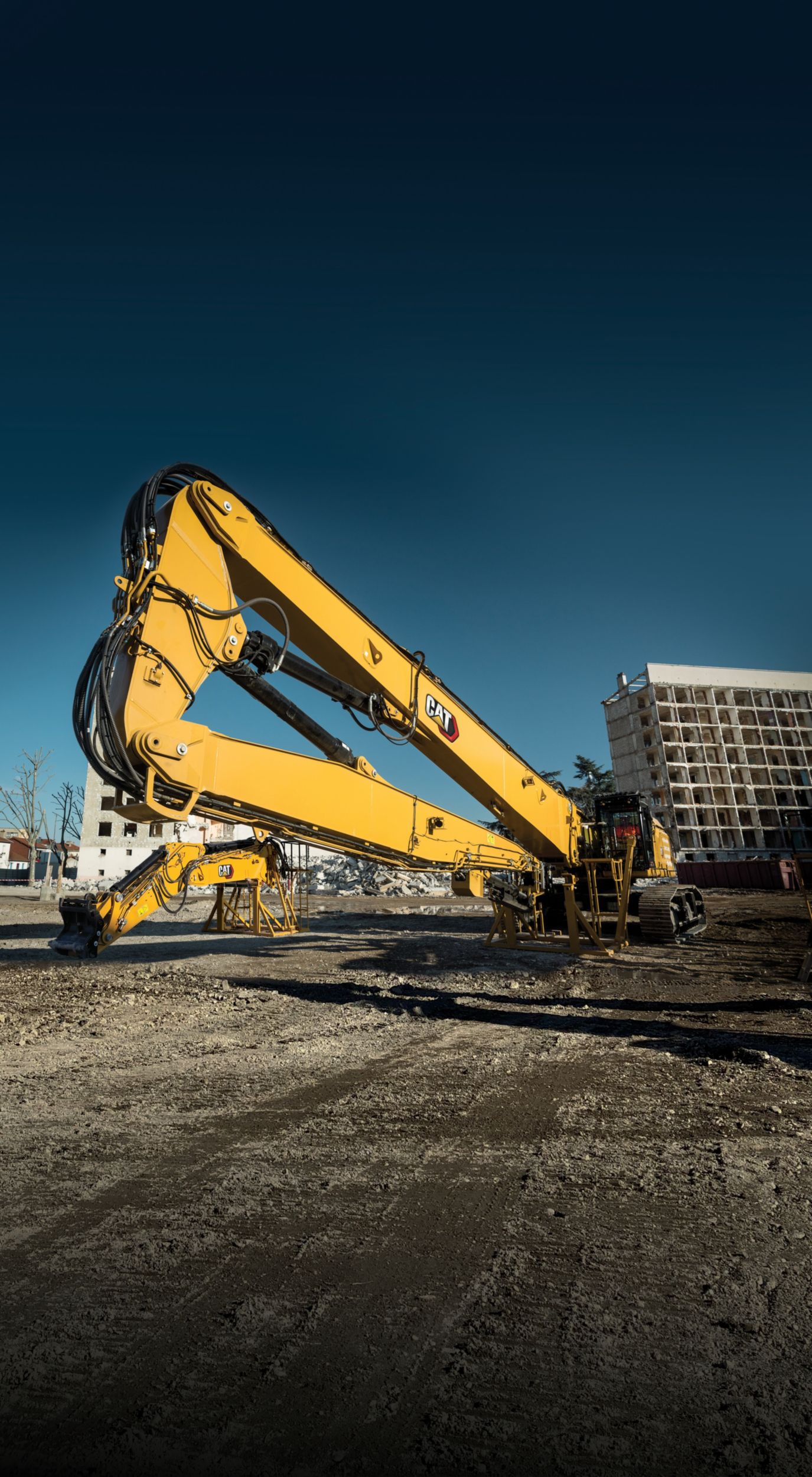 352 UHD Ultra High Demolition Hydraulic Excavator