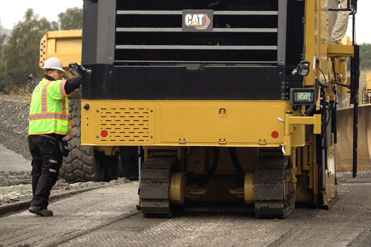 Cat GRADE avec Grade and Slope pour fraiseuses de chaussée