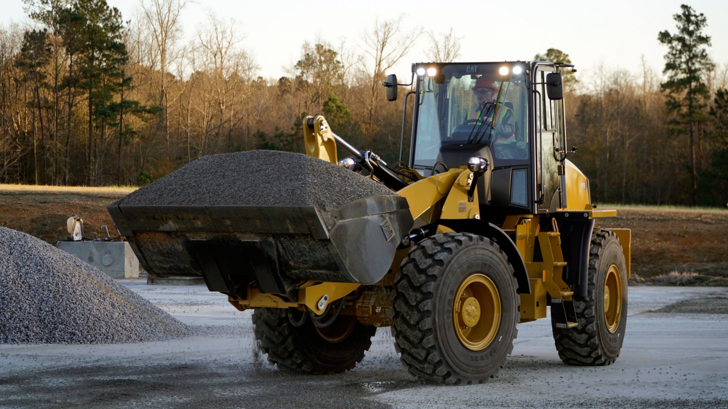 920 Compact Wheel Loader