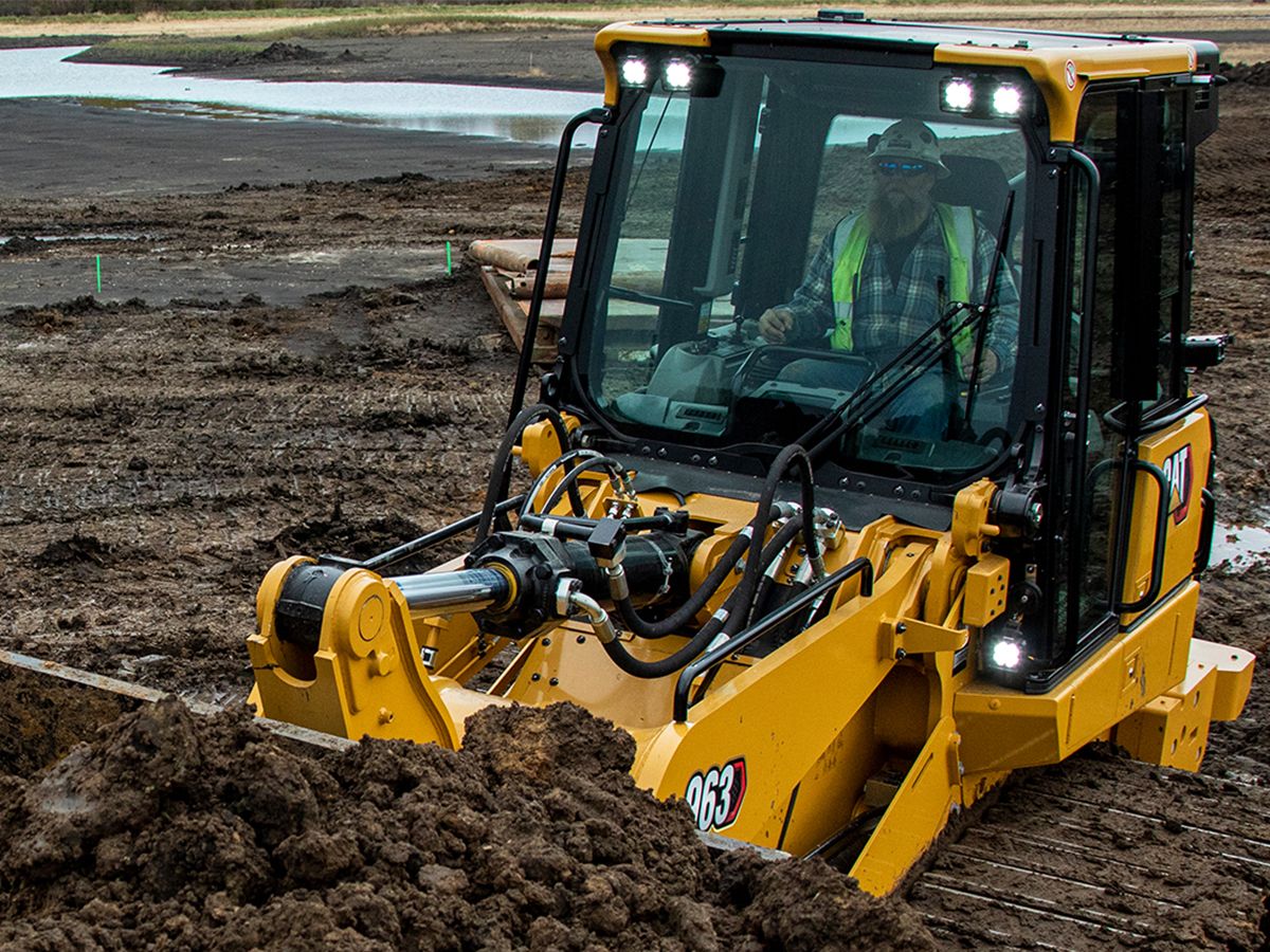 963 Track Loader is Easy to Operate