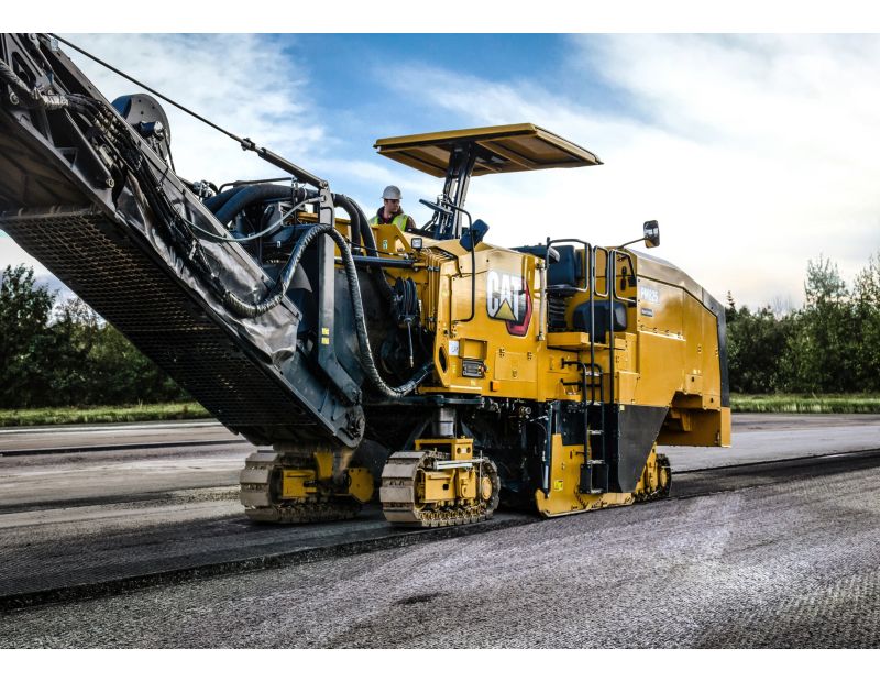 Cat PM825 Cold Planer
