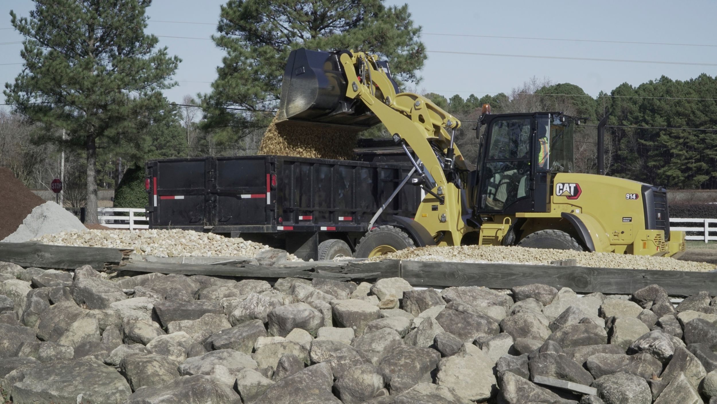 914 Compact Wheel Loader