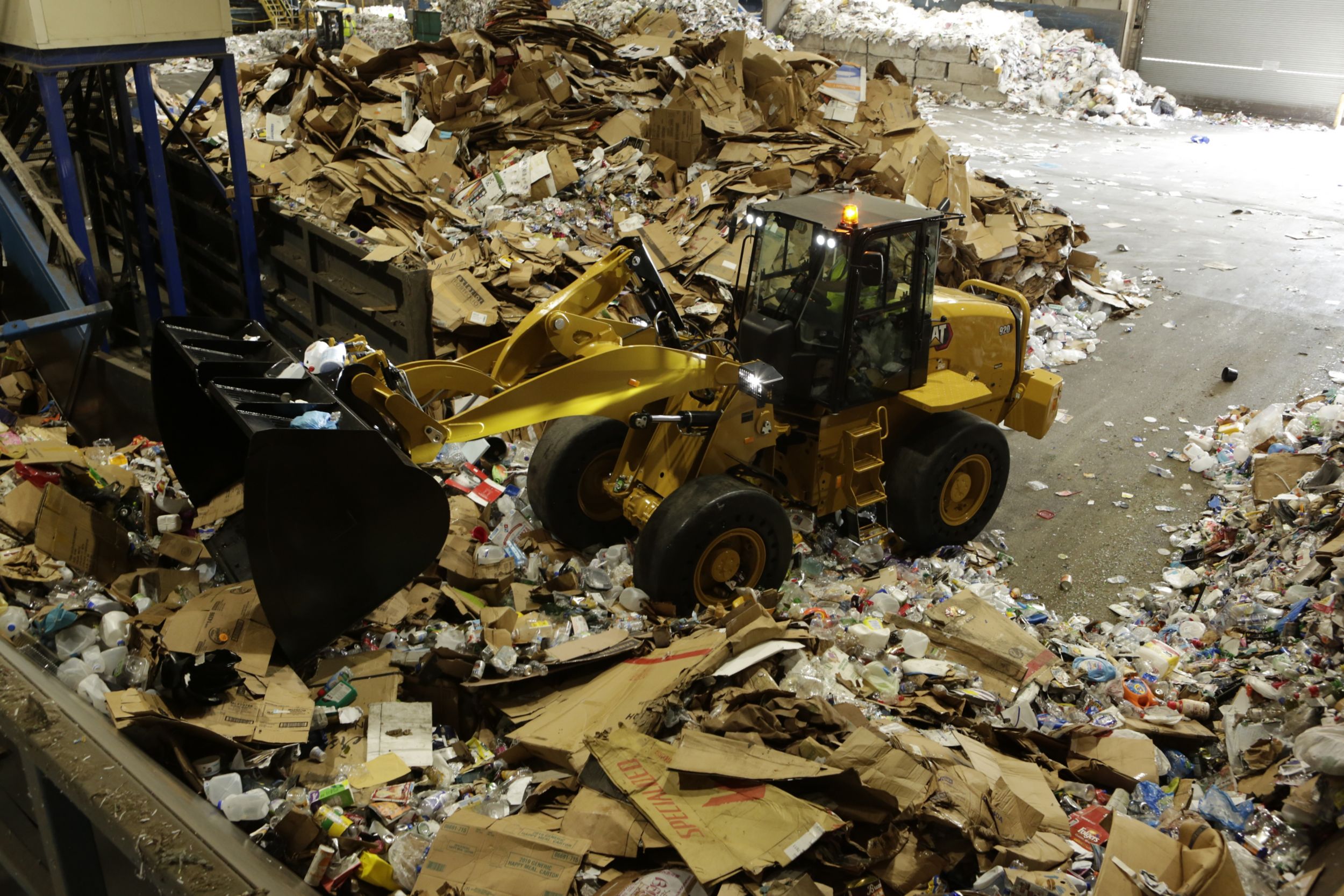 Cat® 920 Compact Wheel Loader