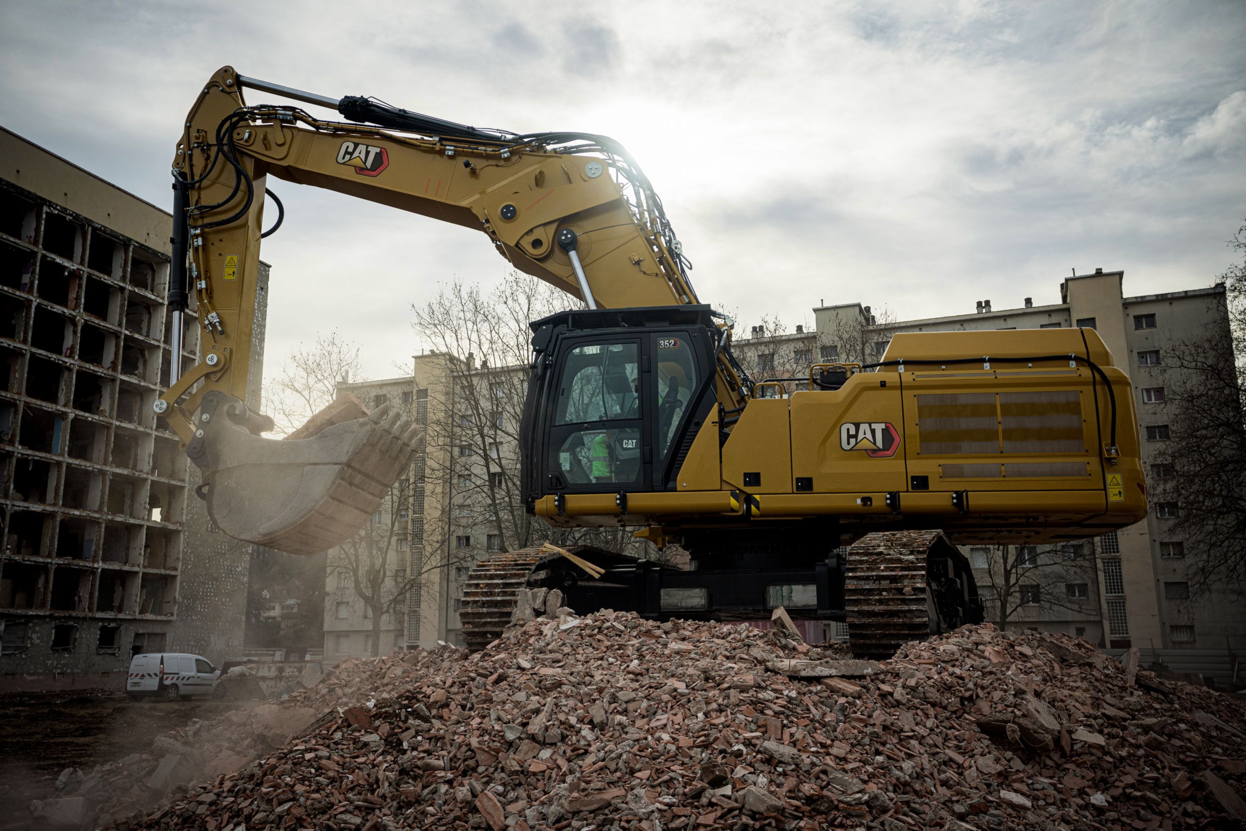 352 Demolition Excavator