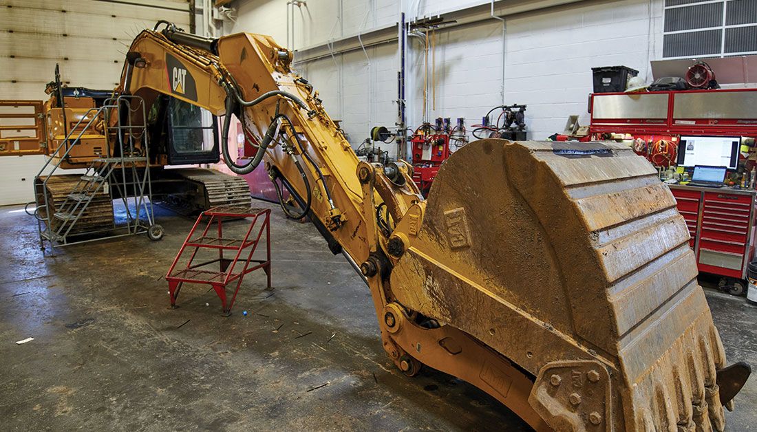 Ricostruzione del sistema idraulico (escavatore)