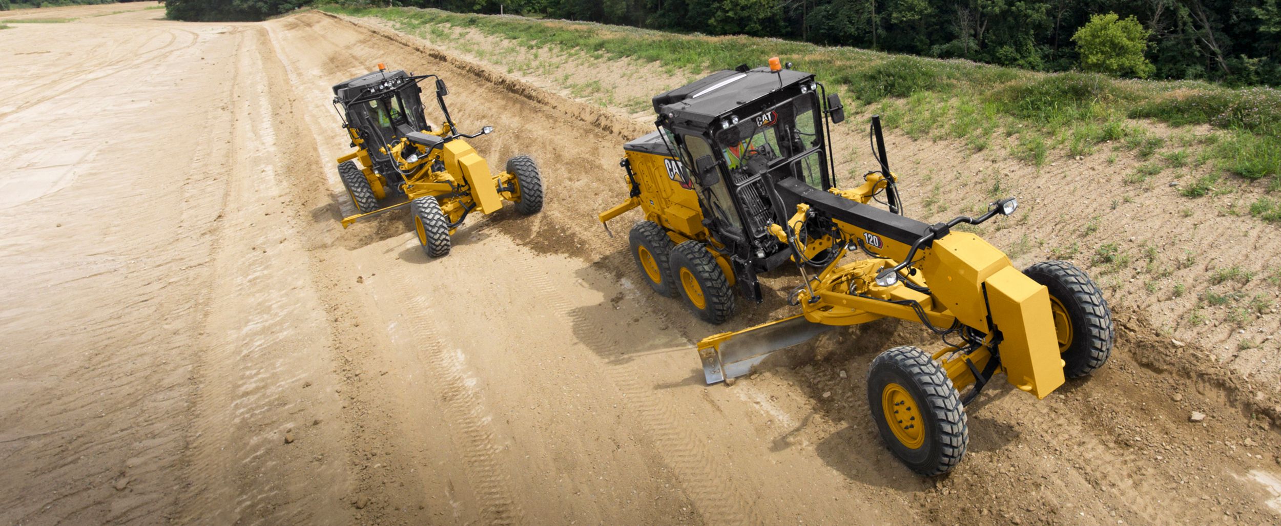 Finaliza tus proyectos a tiempo y con un menor costo con una motoniveladora Cat® en tu negocio