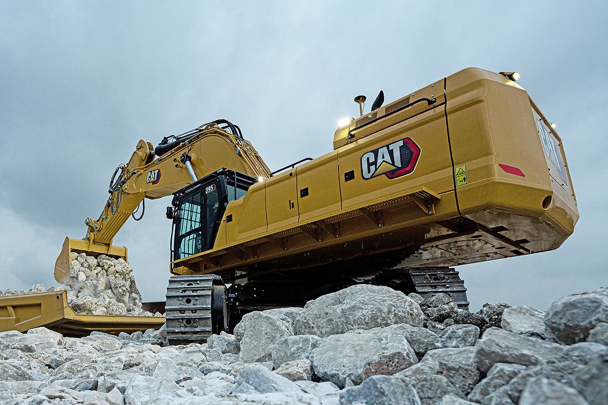 The Cat® 395 hydraulic trackhoe excavator delivers class-leading production with phenomenal power.