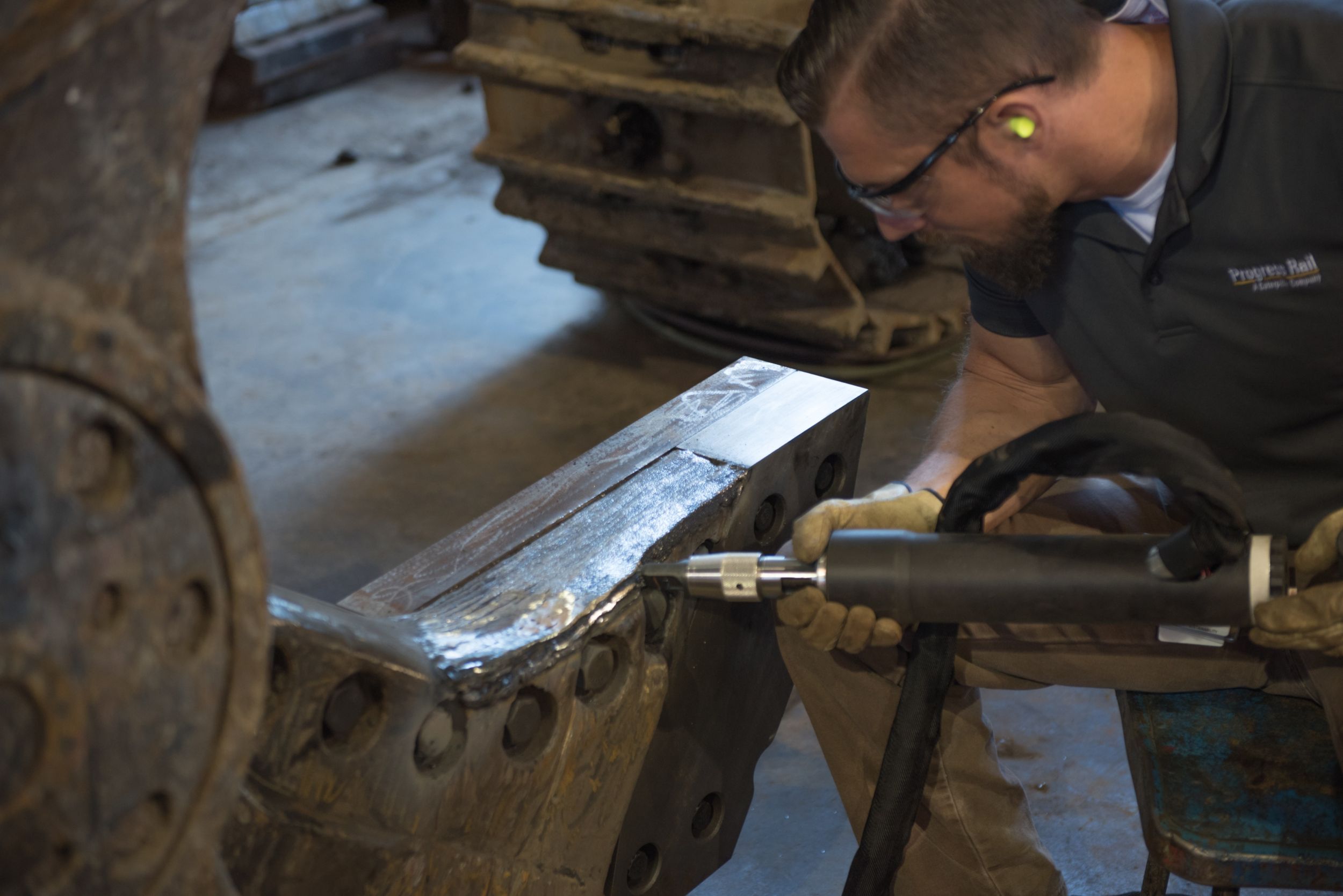 超声波冲击技术桥梁修复裂纹扩展预防裂纹扩展阻力裂纹减缓裂纹扩展裂纹修复移动设备修复增强技术疲劳改善疲劳倾向细节现场服务UIT压裂泵修复架修复晶粒结构改善晶粒结构改性热矫直热处理HFMI高频机械冲击打孔热加工疲劳裂纹修复冲击处理提高抗疲劳性能提高焊缝韧性提高屈服强度提高硬度提高金属屈服强度提高屈服强度ITLINC激光冲击强化激光冲击强化机械冲击机械应力消除微米运动油气部件修复油气结构现场修复UIT喷丸成形坑等离子修整塑料变形气动冲击气动喷丸便携式UIT便携式超声冲击处理焊后热处理残余应力测量机器人HFMI机器人喷丸机器人UITSCC电阻板成形车间地面UIT喷丸强化SINTEC sonats应力腐蚀开裂抗应力测量应力冒口结构恶化表面粗糙度磨头UIP UIT自动化UIT设备销售UIT设备租赁超声波冲击处理超声波冲击处理设备Sale超声冲击超声应力测量UP焊缝冲击处理焊趾修整焊接元件X射线衍射X射线衍射X射线屈服强度