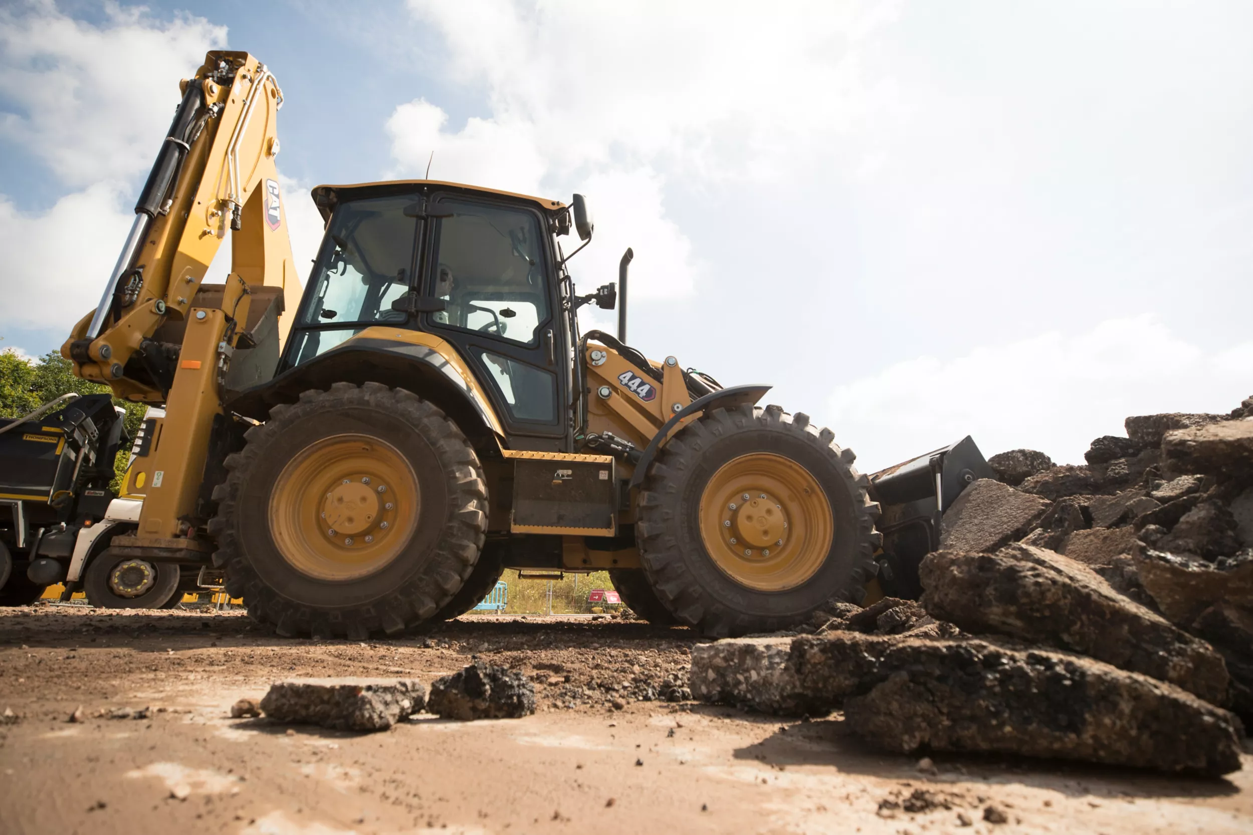 POWERFUL AND EFFICIENT HYDRAULICS