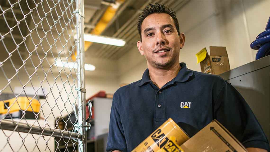 Cat dealer tech trouble shoot an equipment issue