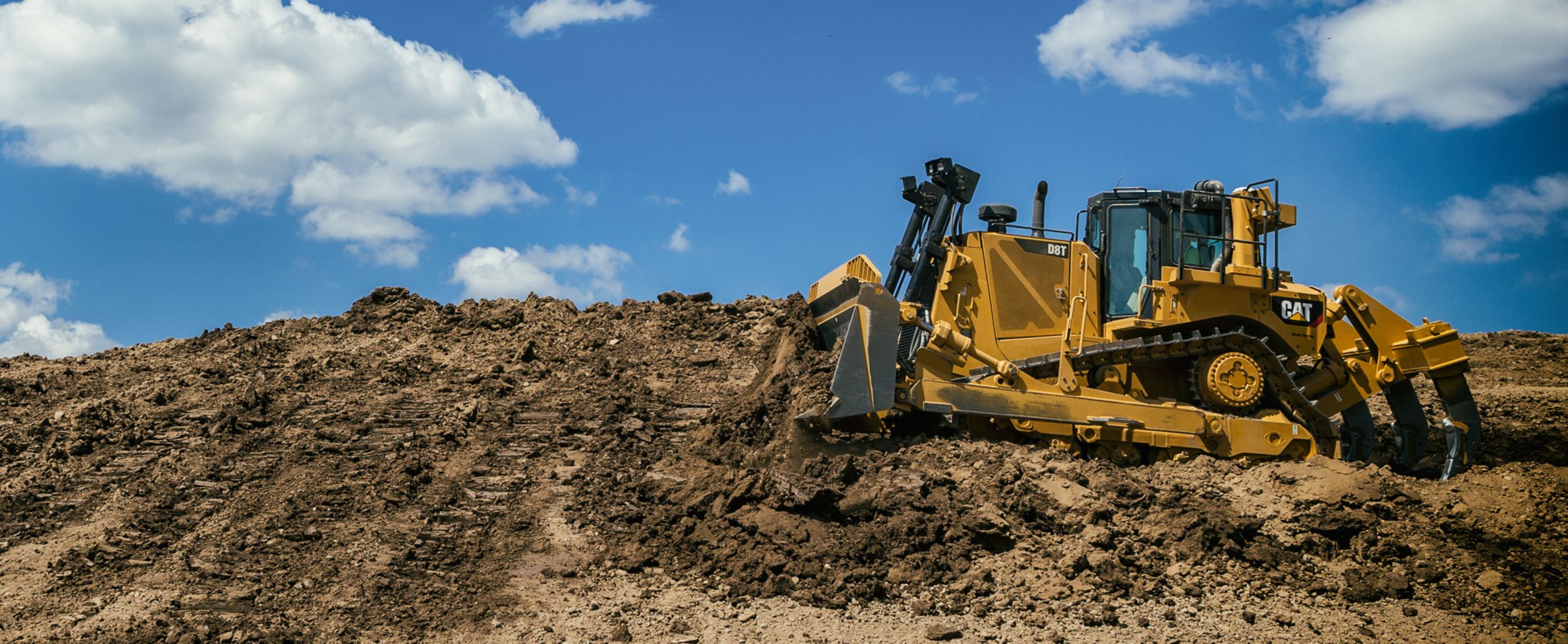 Cat D8T Dozer - Cutting edge systems