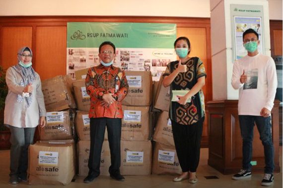 Customer working during Covid-19 Pandemic