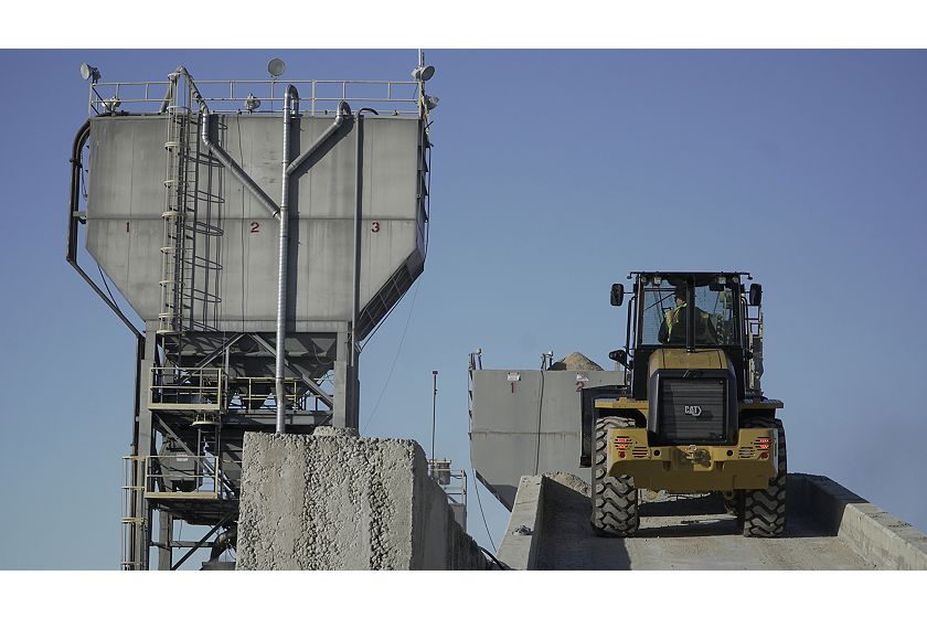 Cat® 920 Compact Wheel Loader