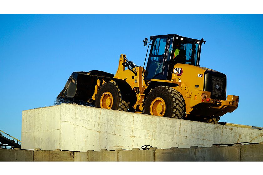Cat® 920 Compact Wheel Loader