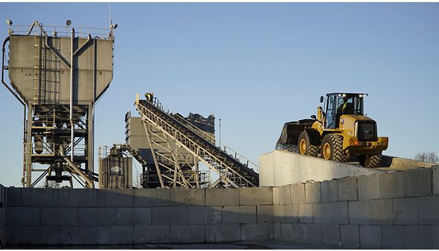 Cat® 920 Compact Wheel Loader