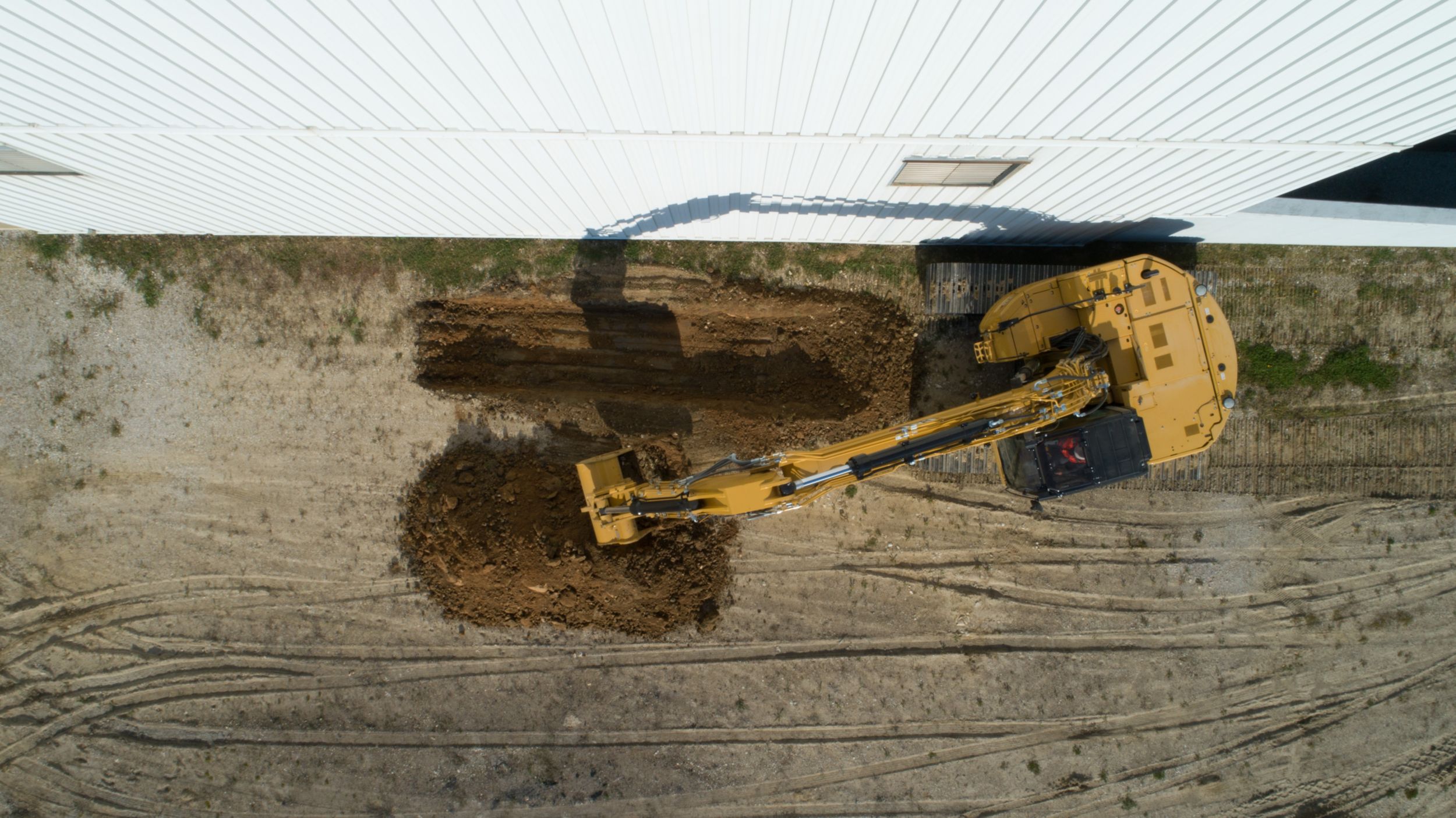 La 335 en train de travailler dans des endroits exigus