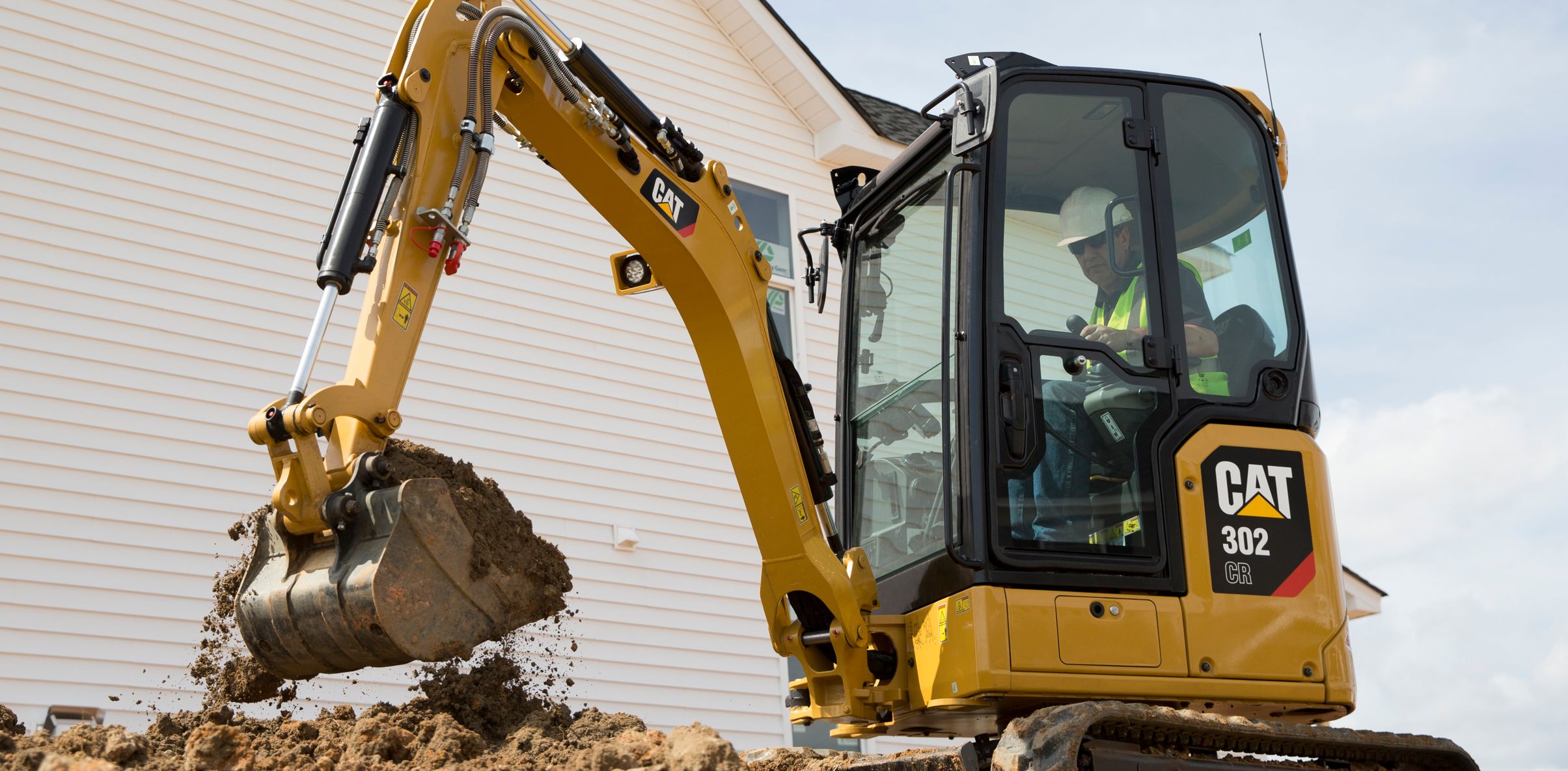 4 Tips & What to Look For When Buying a Used Excavator