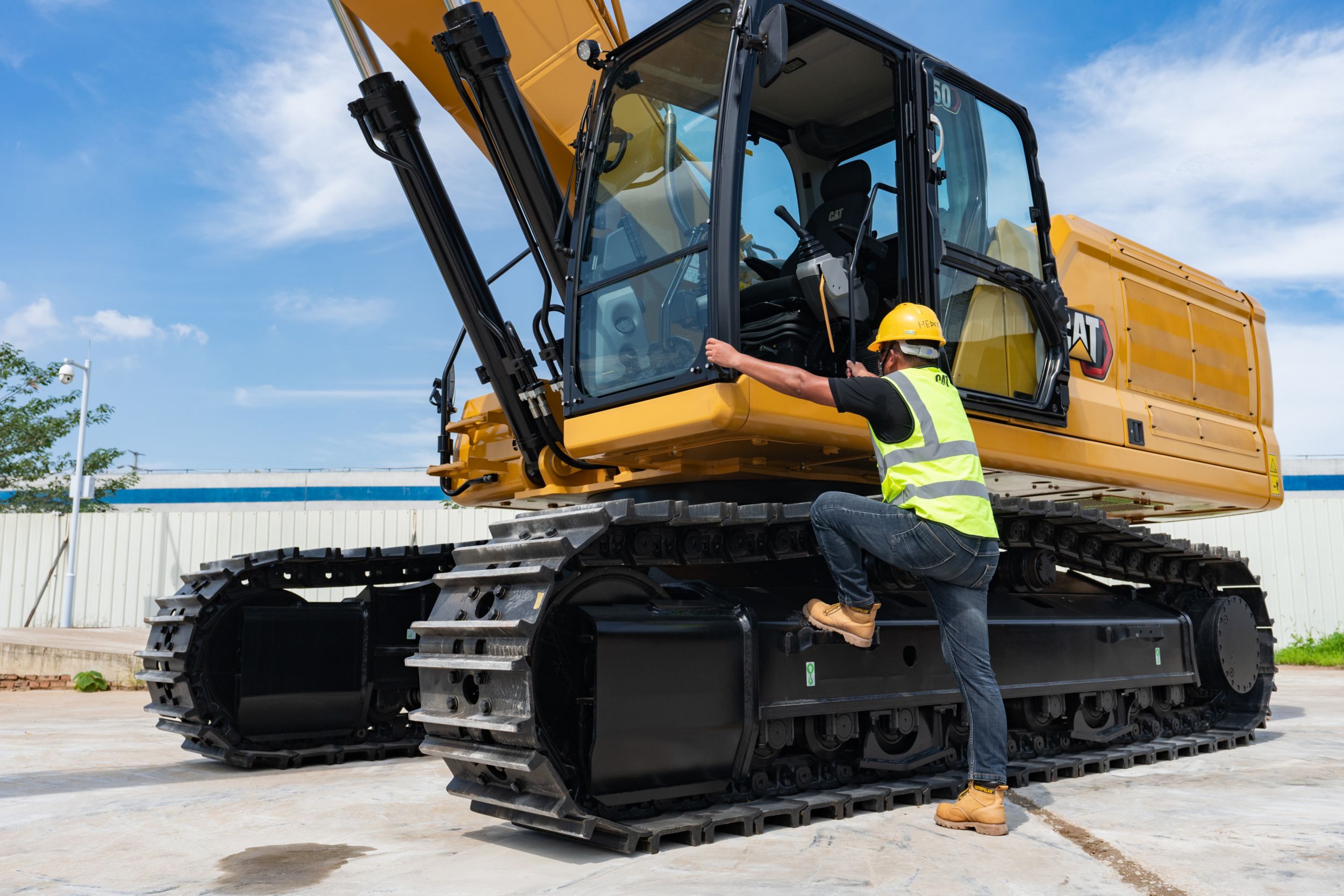 Cat 350 Hydraulic Excavator - ENHANCED SAFETY