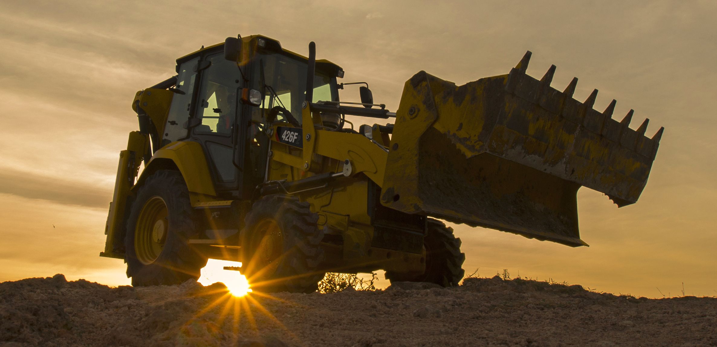 Retroexcavadoras cargadoras de Pivote Central versus desplazamiento lateral