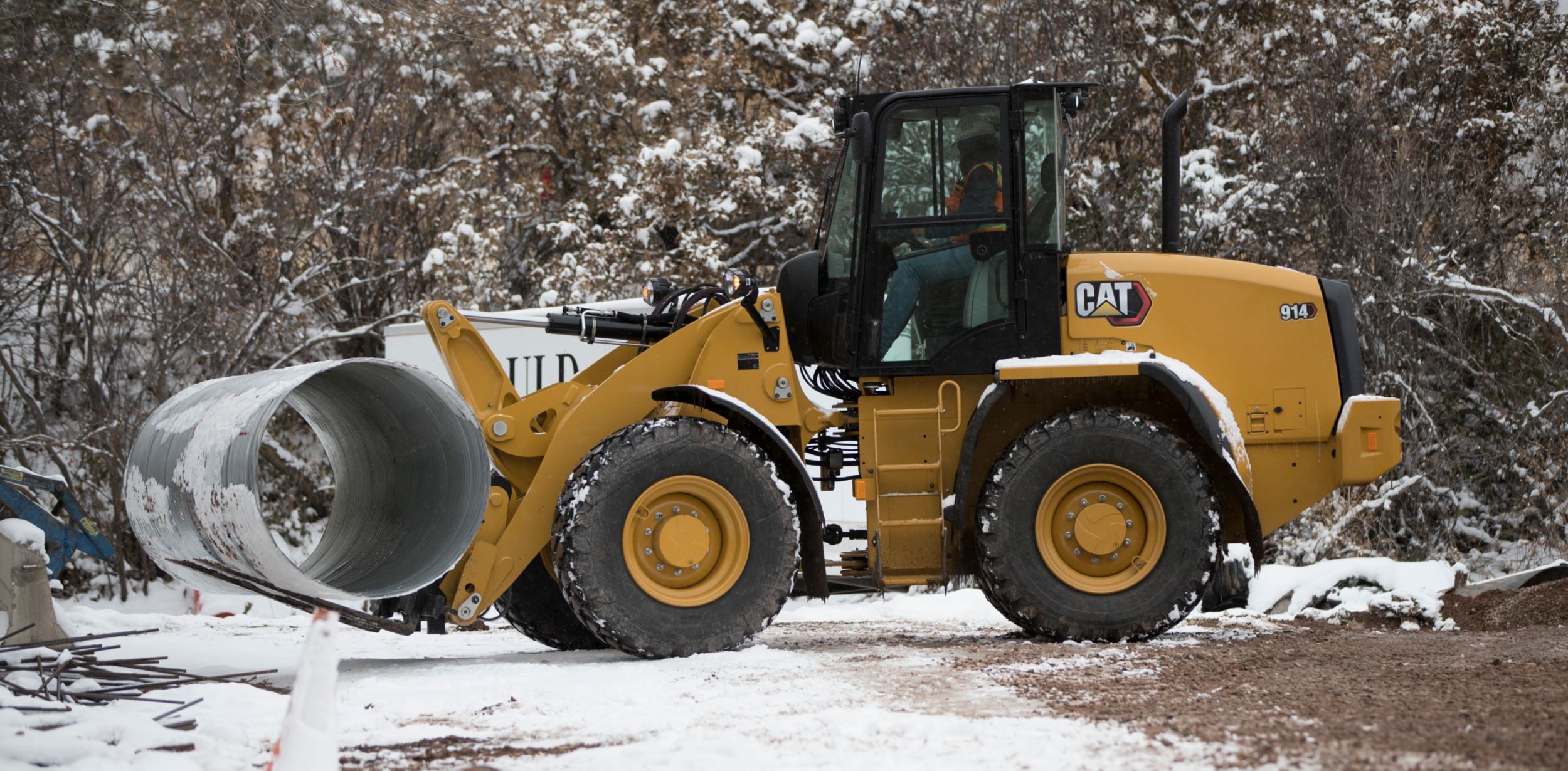 COMPACT WHEEL LOADERS