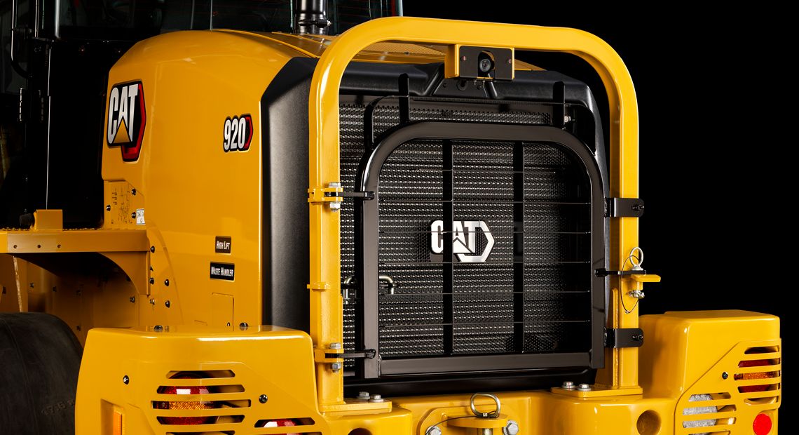 The Cat 914 & 920 Waste Handlers feature a comprehensive guarding package for superior protection.