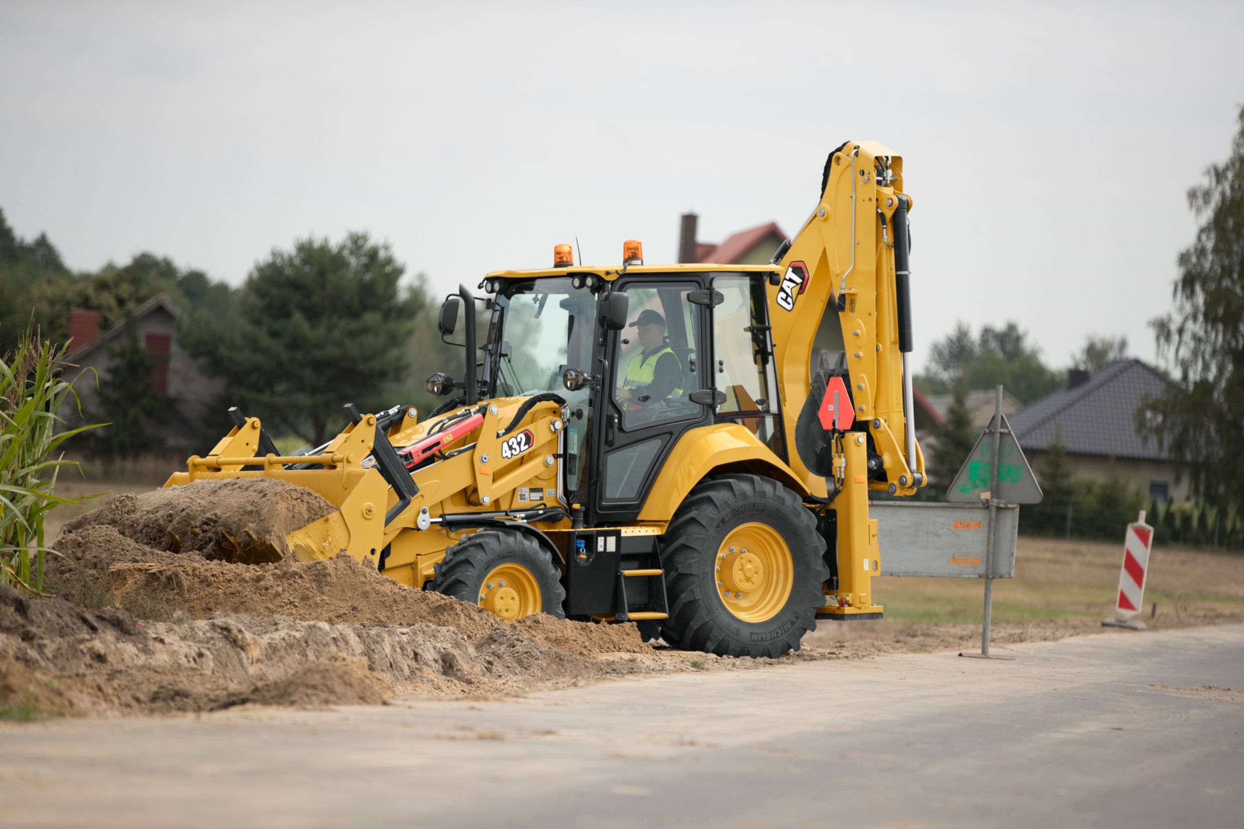 432 Side Shift Backhoe Loaders | Cat | Caterpillar