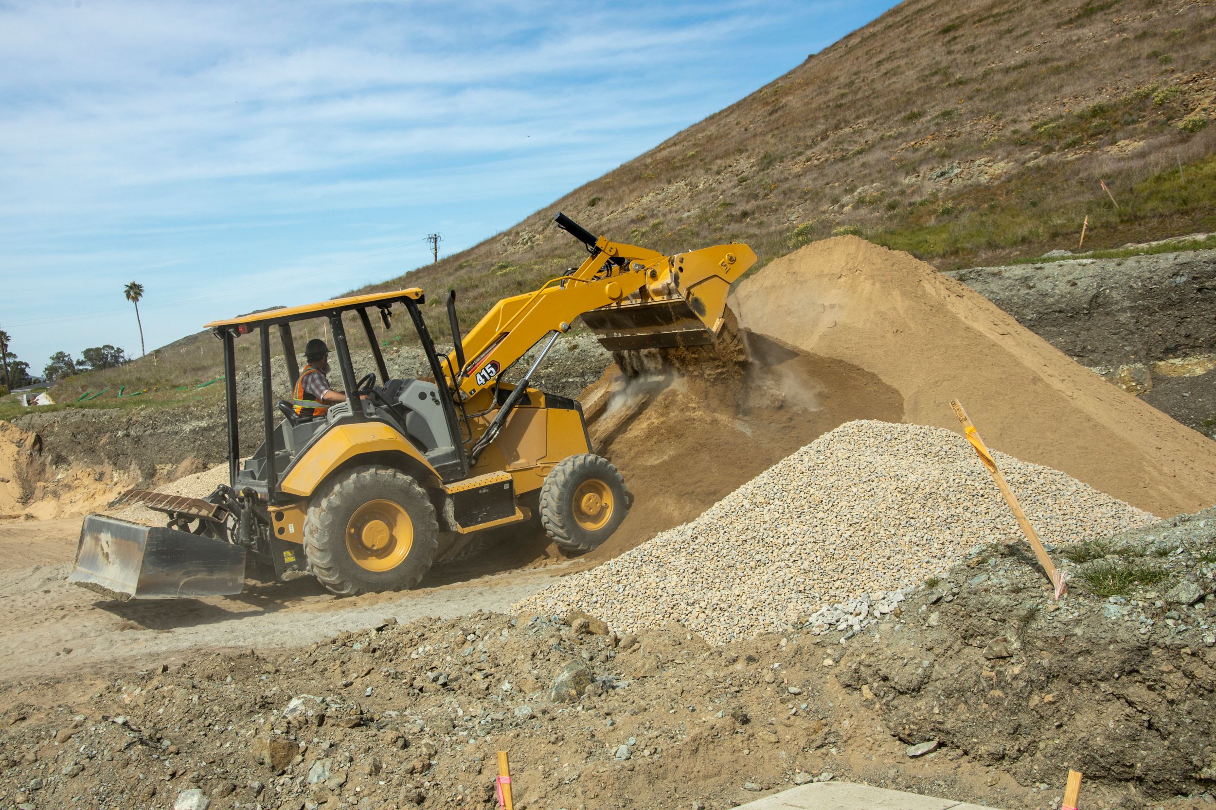 Center-Pivot Backhoe Loaders 415 IL