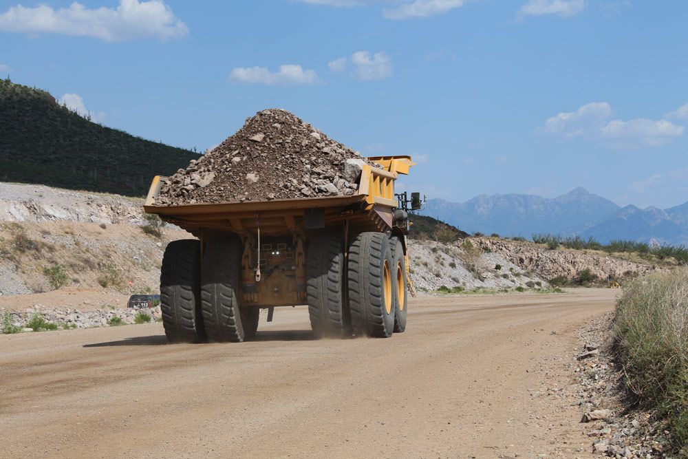 Mijnbouwtrucks Caterpillar 789 (Tier 4 Final / Stage V) | Bergerat ...