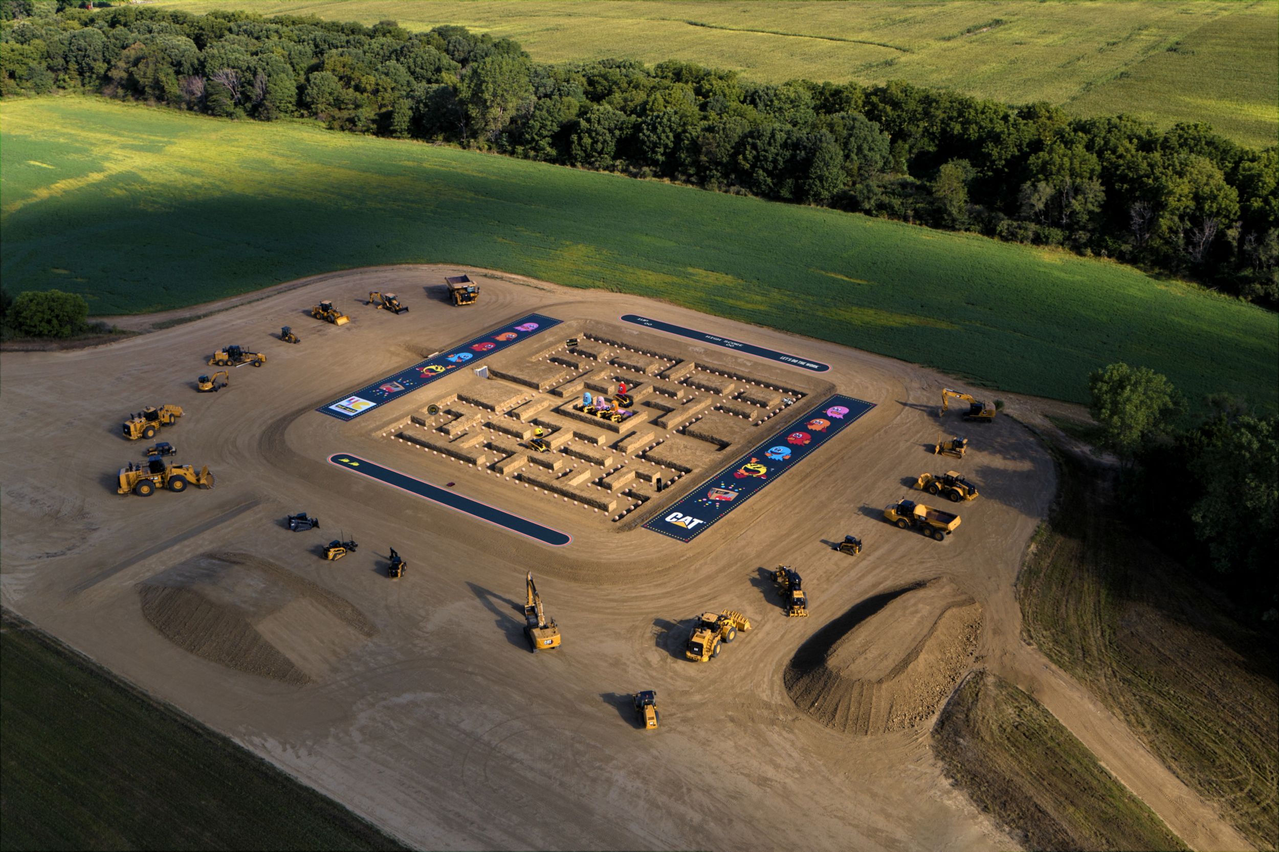 Caterpillar revive o clássico game PAC-MAN™ em novo vídeo da série “Trial”