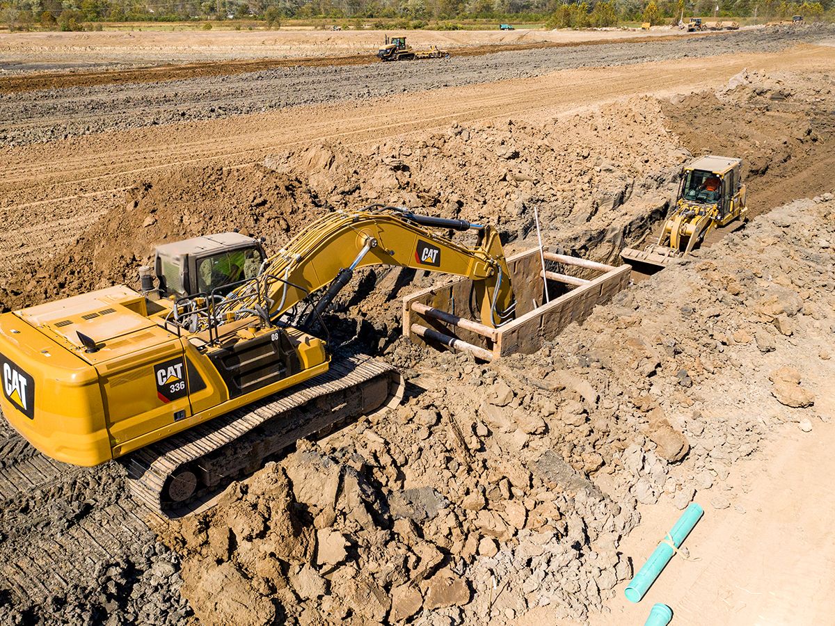 The Cat 953 track loader works in tight spaces