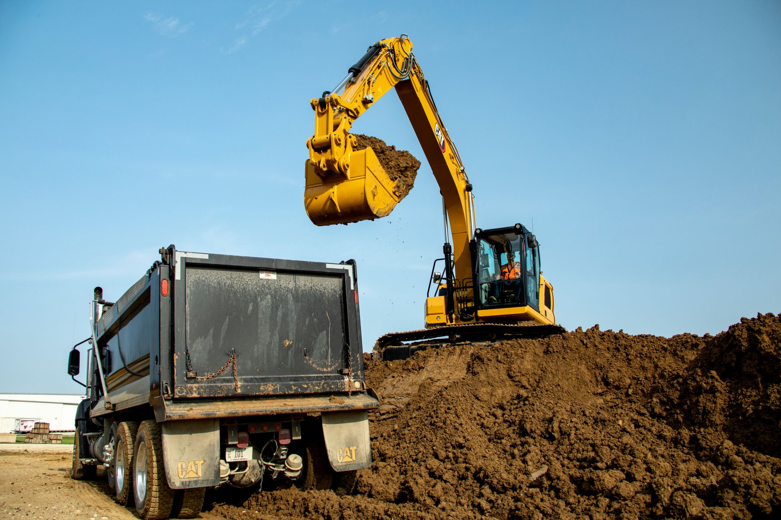 Carga de dúmperes de la 317