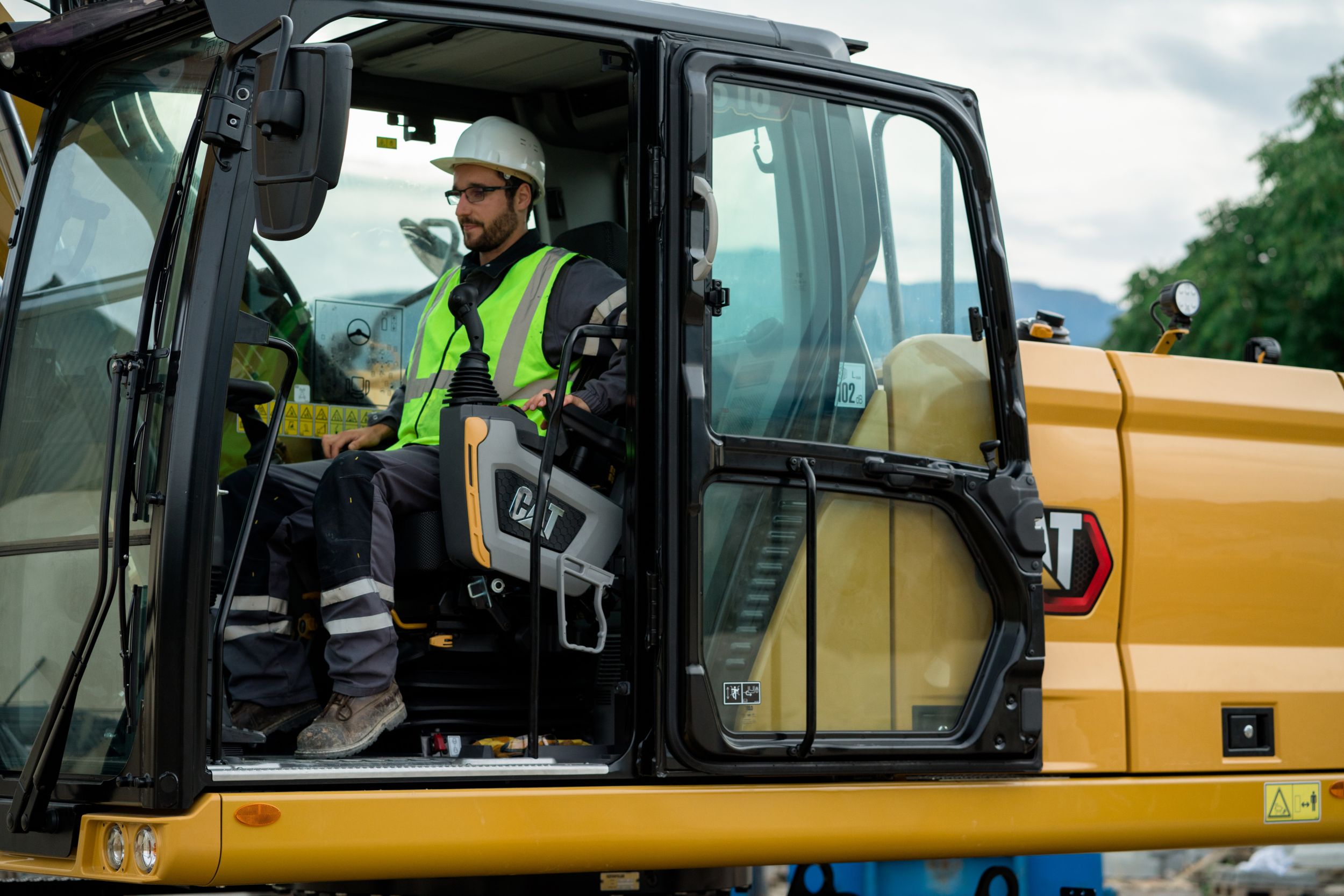 M316 Wheeled Excavator