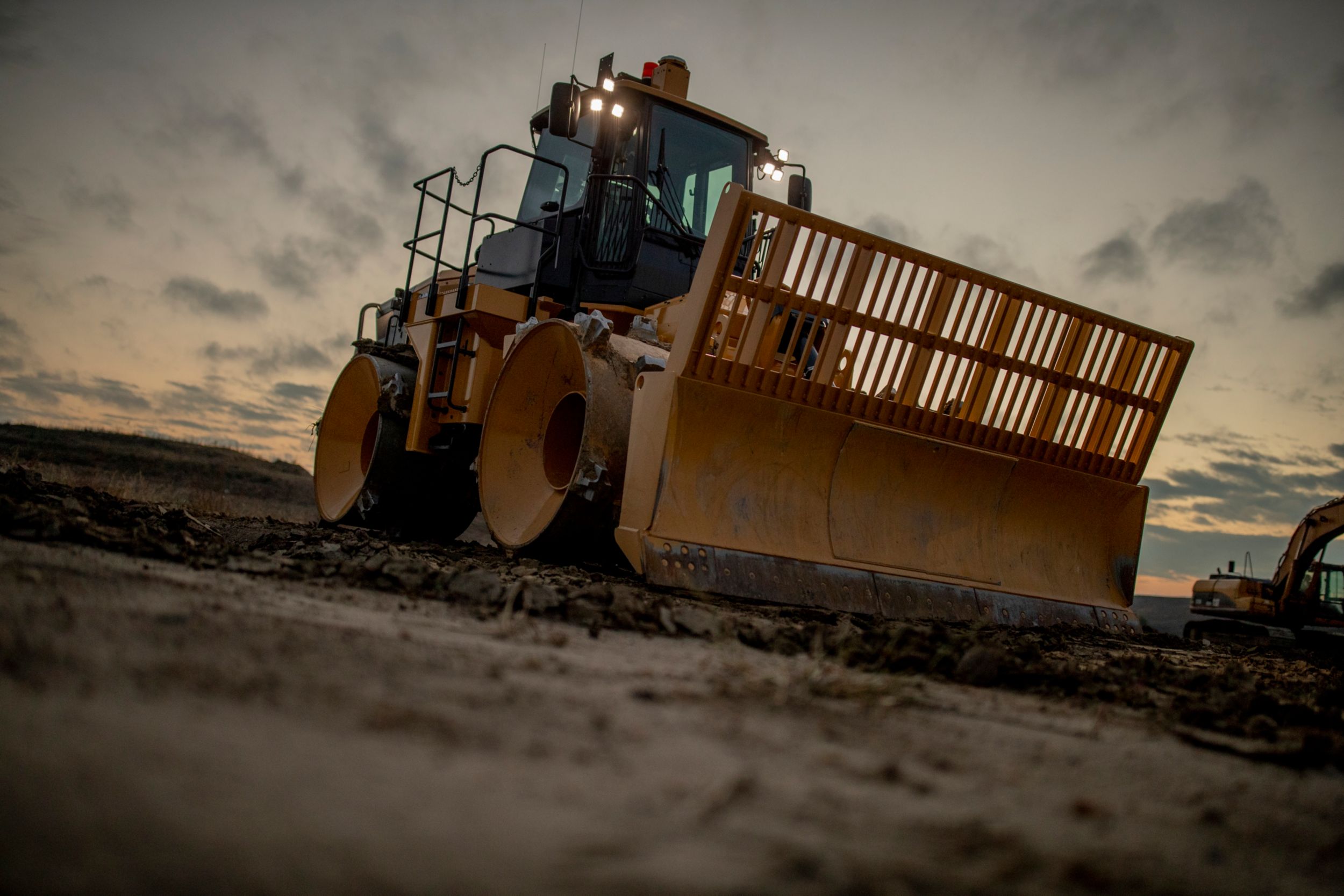 816 Landfill Compactor