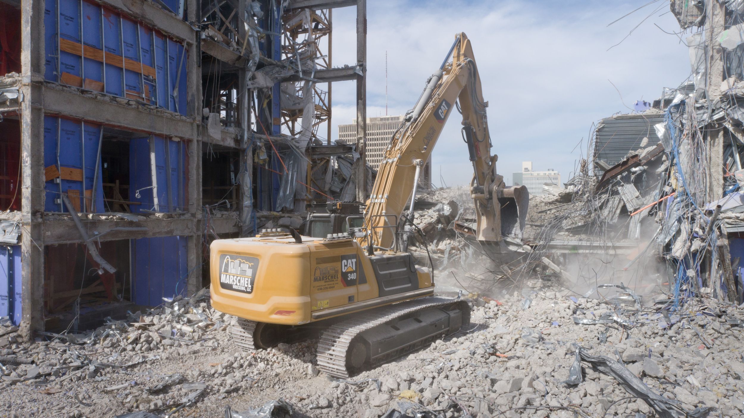 Demolition Excavators 340 Straight Boom