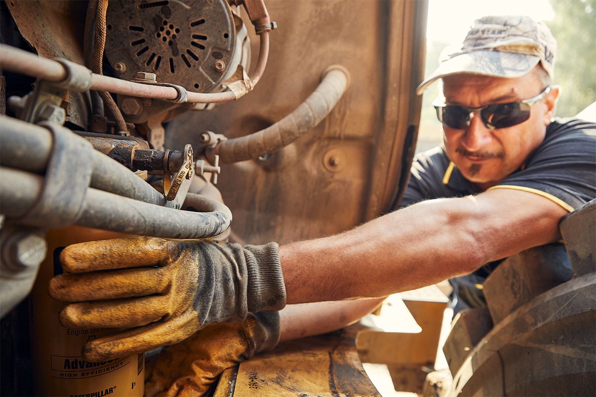 Cat small and compact equipment maintenance