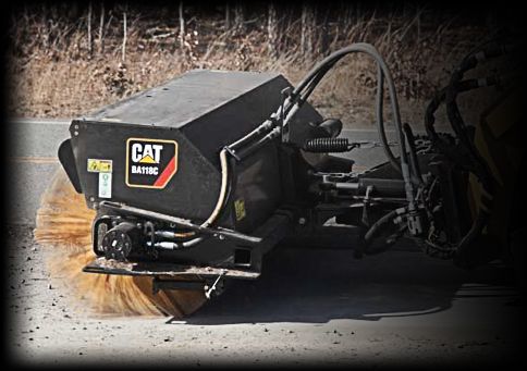 Vassouras. Ferramentas de trabalho Cat, garantia