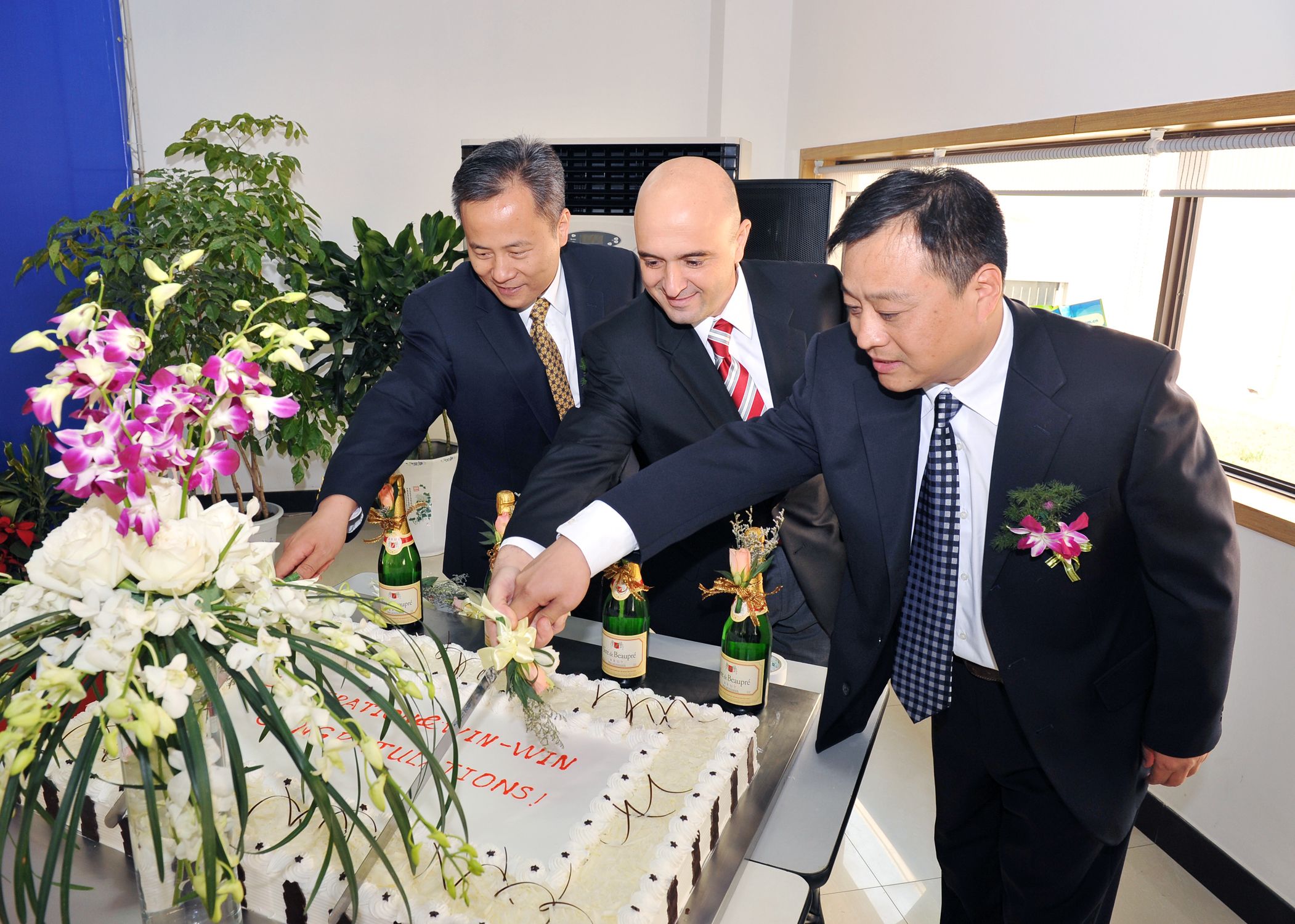 25年相伴相随：卡特彼勒携手巴特共同成长