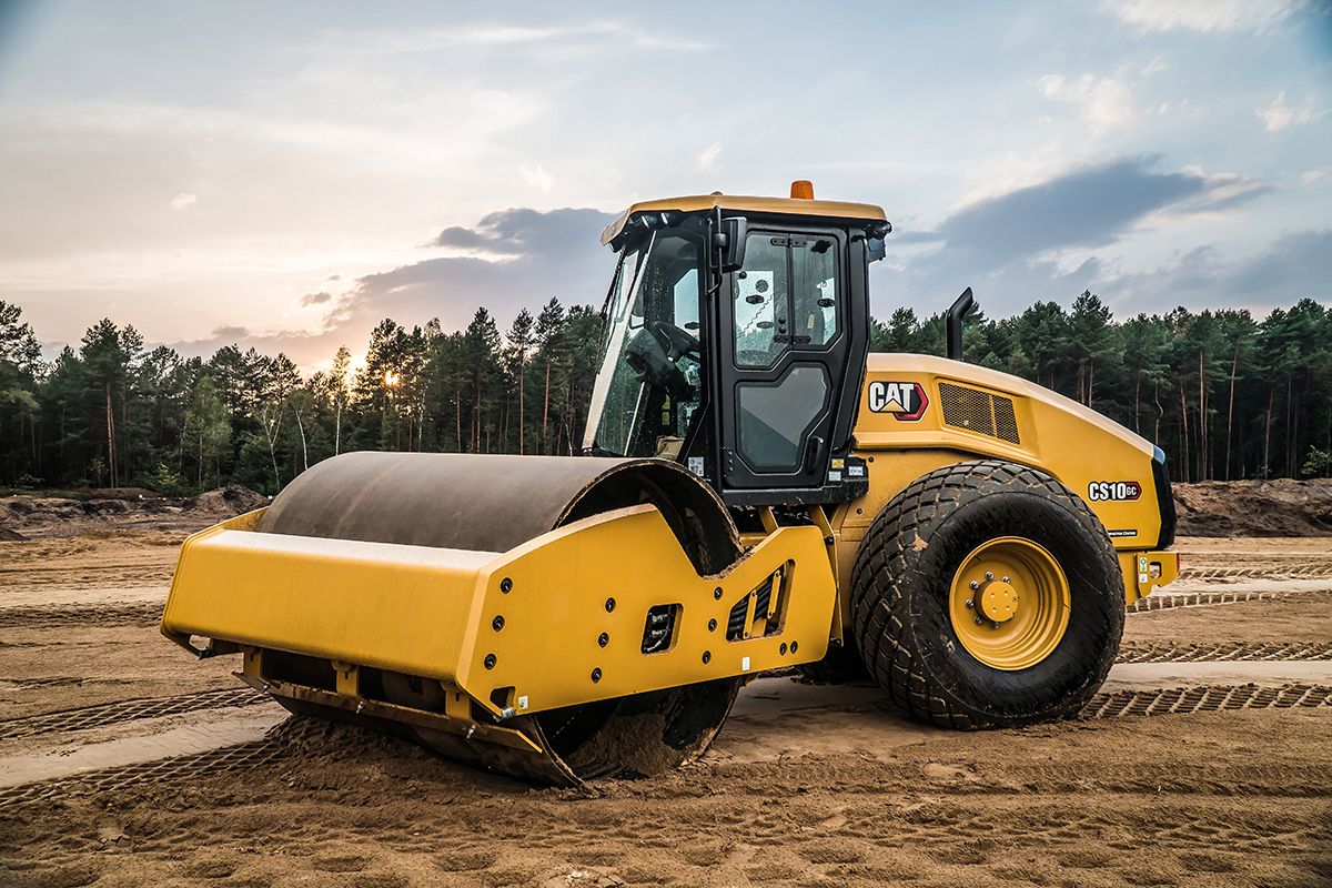 84 Single Smooth Drum Ride-On Vibratory Roller Compactor