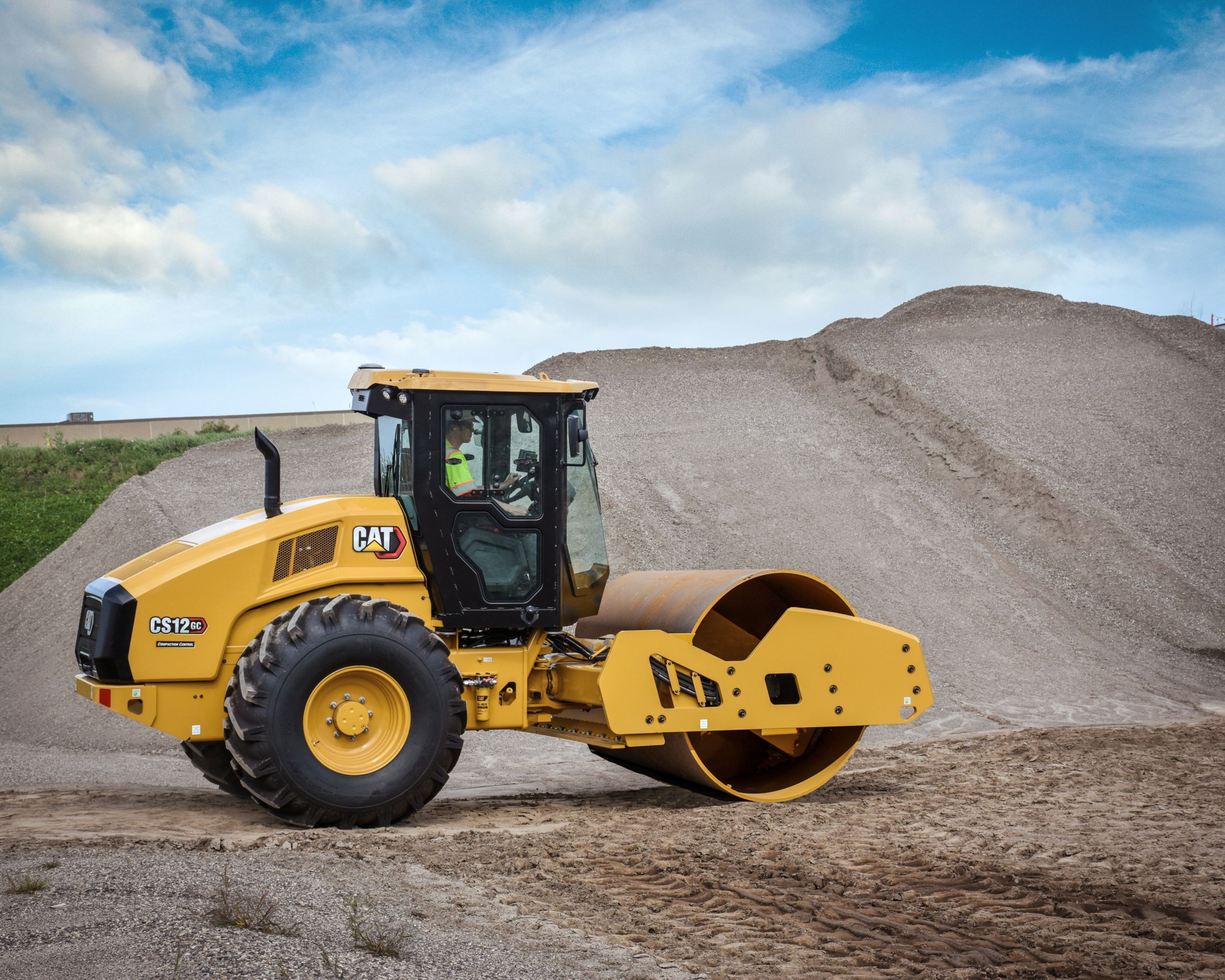 New Cat® GC Series single drum vibratory soil compactors