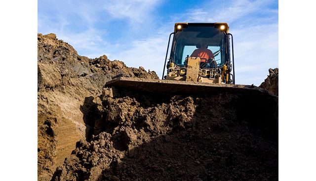 953 Track Loader is Easy to Operate