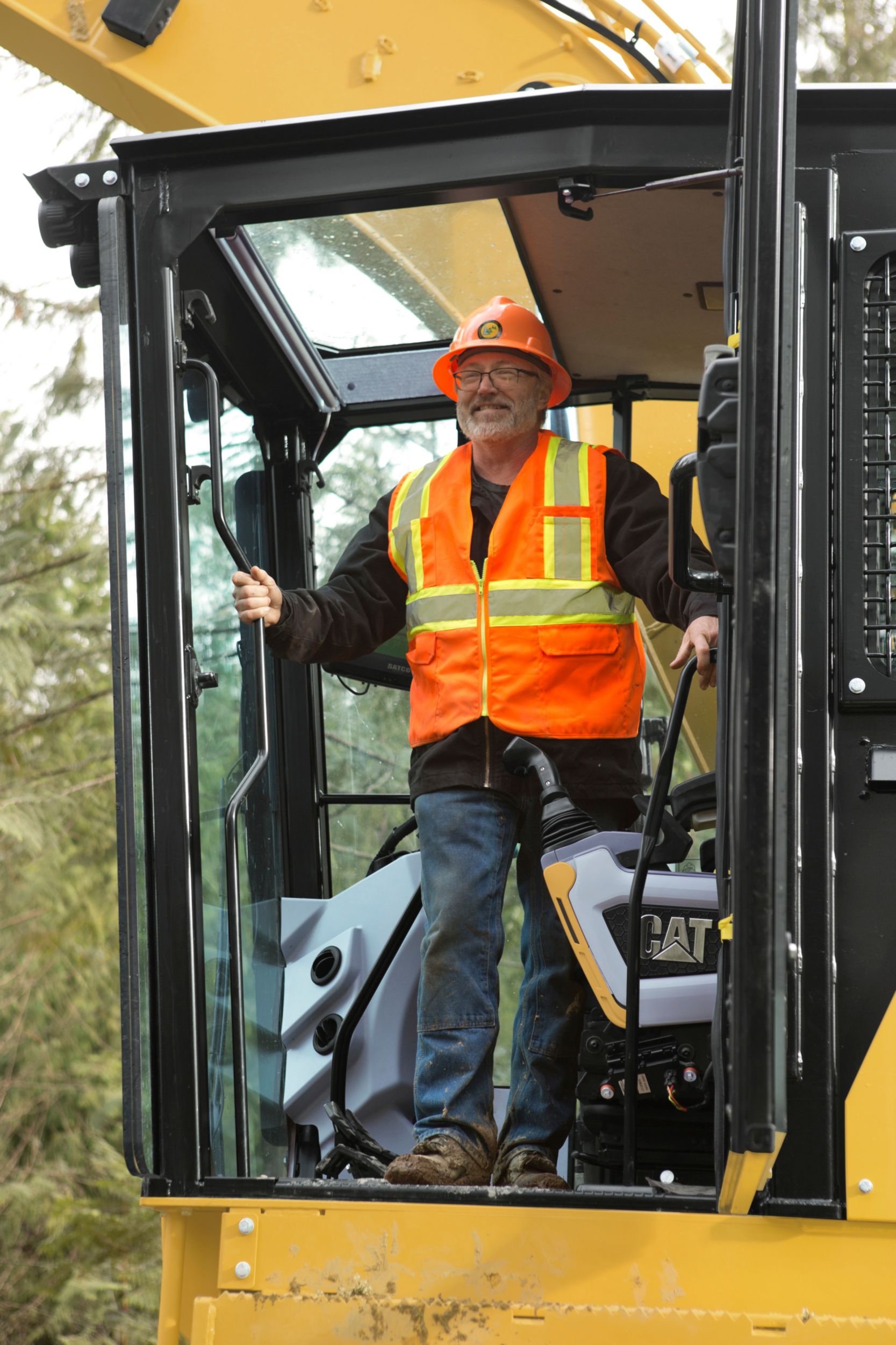 The Cat FM538's Certified Forestry cab is 25% larger with 50% greater visibility than the previous series.