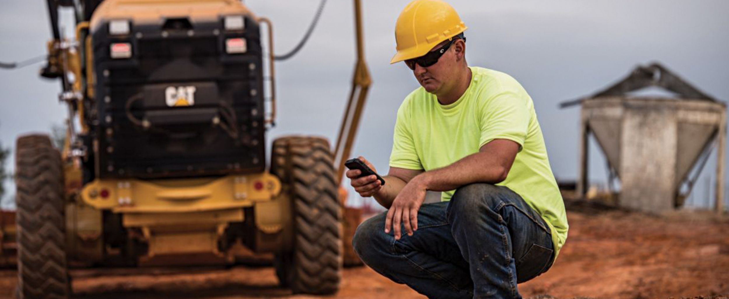 Cat en su casa. Caterpillar, máquinas, tecnologia, especialistas 