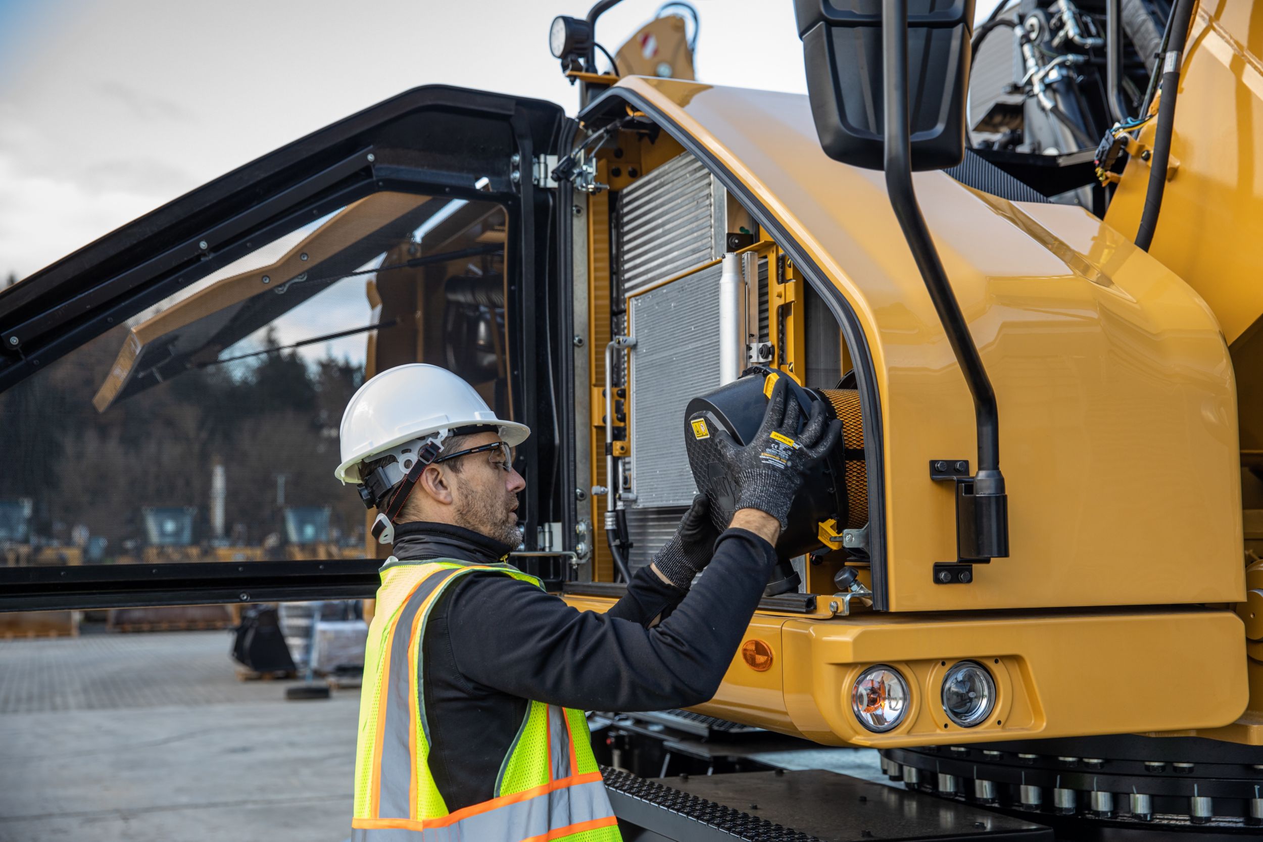 Reasons why the Cat® MH3250 is your go-to for high job site