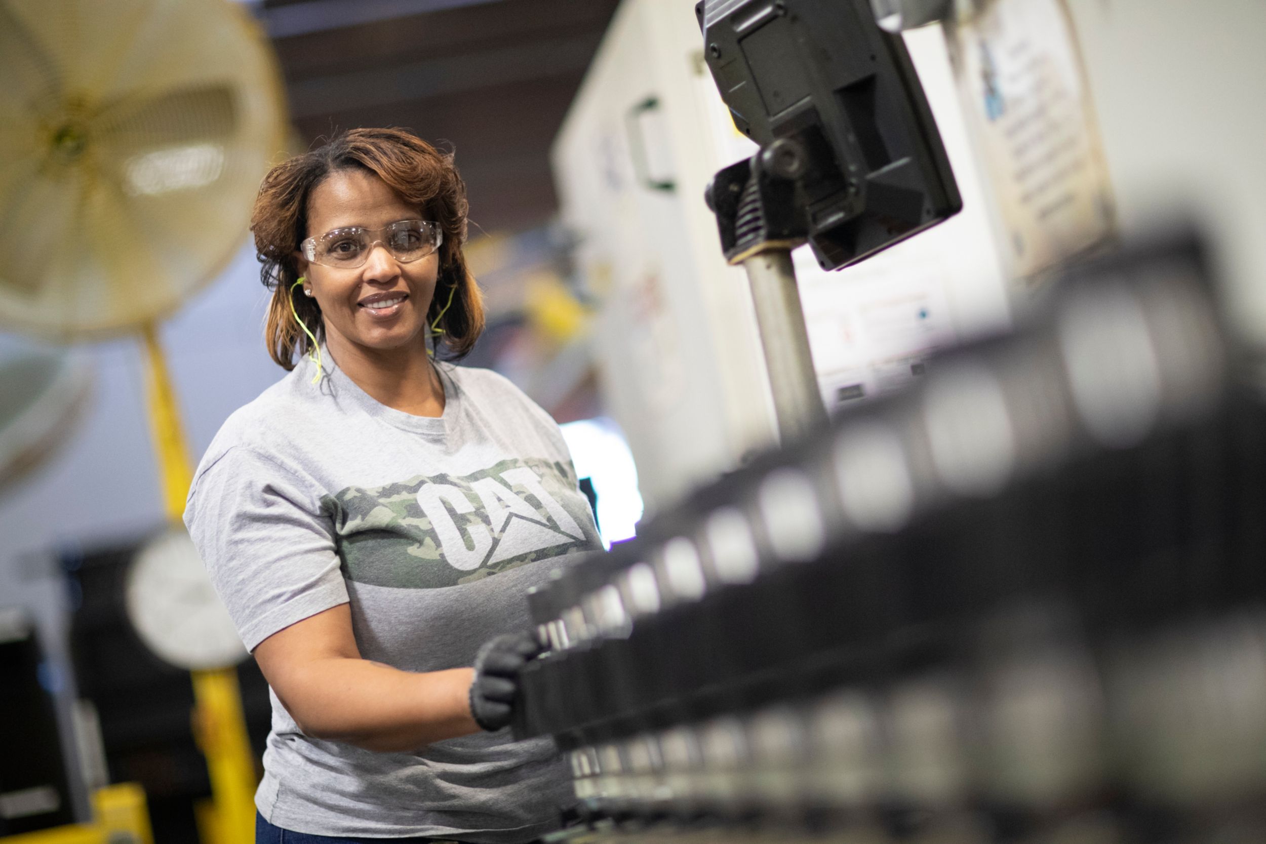 工場で働く女性